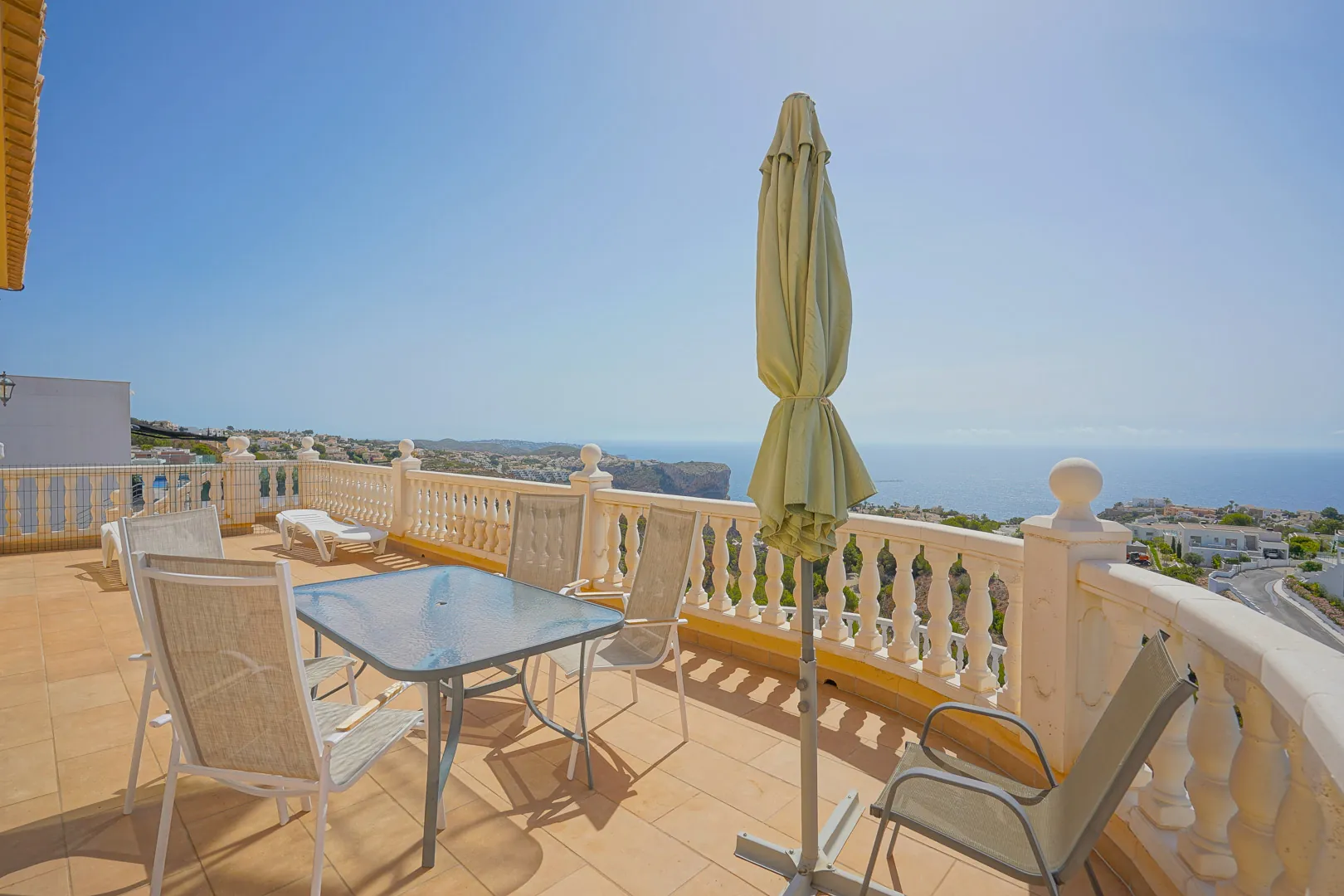 Villa mit herrlichem Meerblick zum Verkauf in Cumbre del Sol