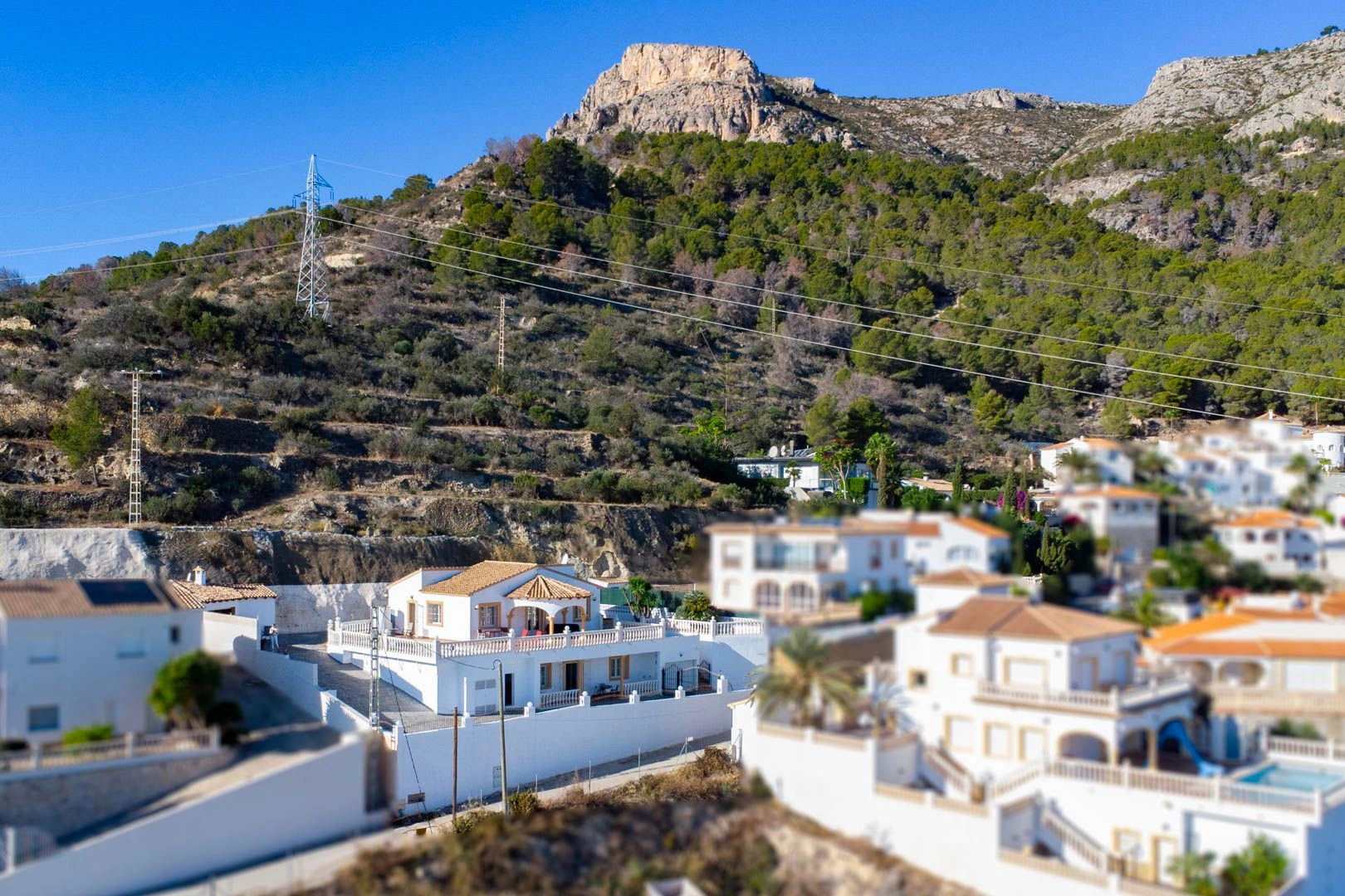 Villa con casa de invitados y vistas panoramicas al mar en venta en Calpe