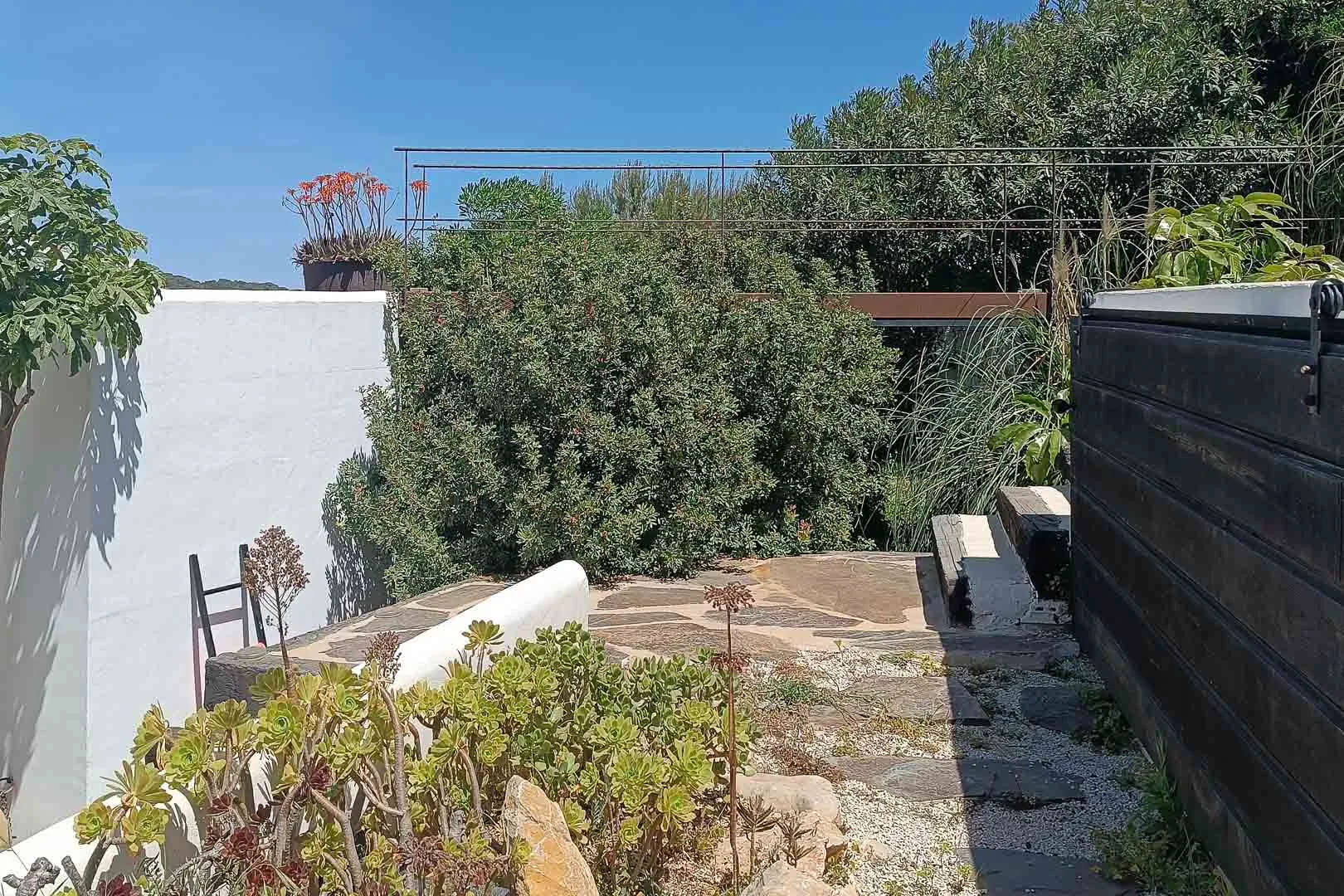 Superbe villa de style rustique avec vue sur la mer et le Montgo.