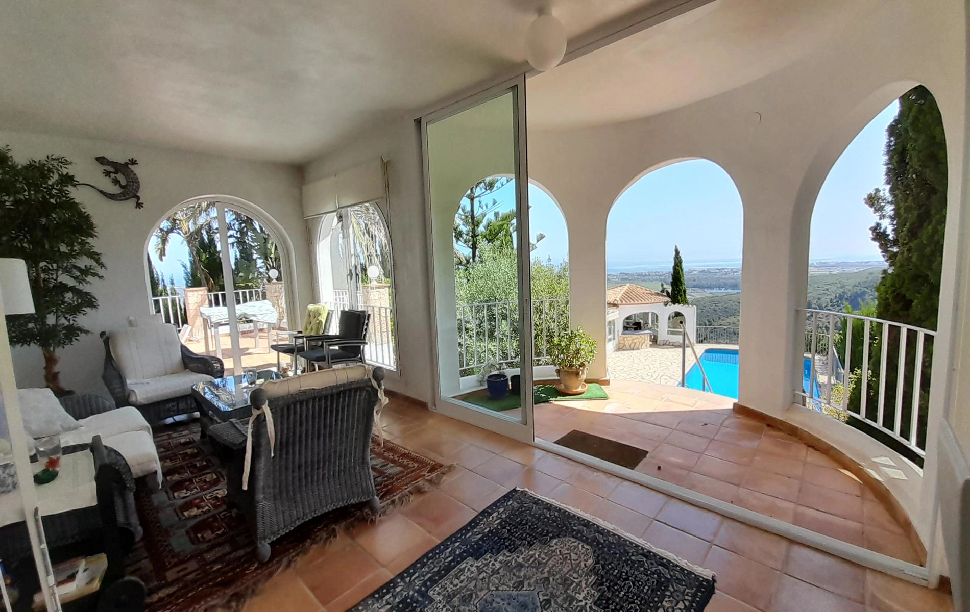 Villa de 4 dormitorios en venta en Montepego con vistas al mar