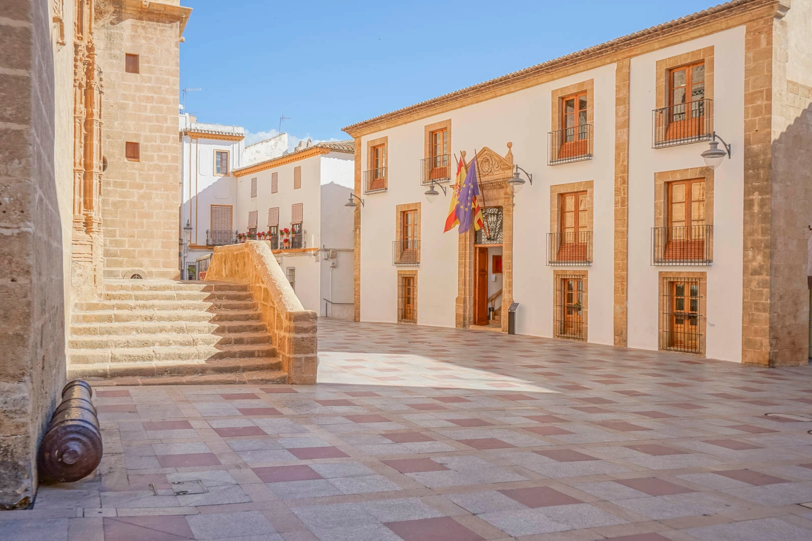 Piso de 2 dormitorios en venta en la playa del arenal de Javea