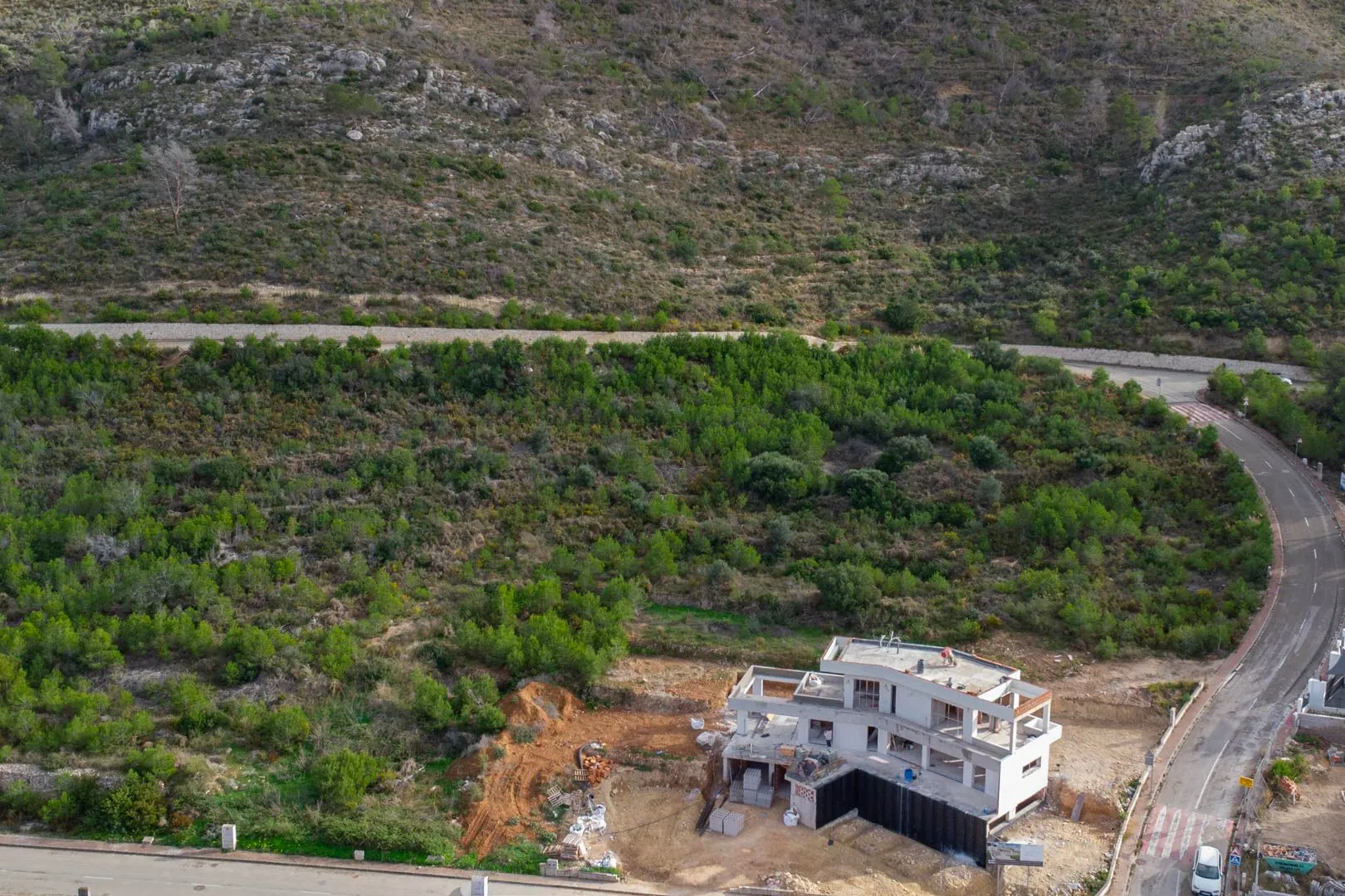 Parcela con vistas al mar, libre de constructor en venta en Javea