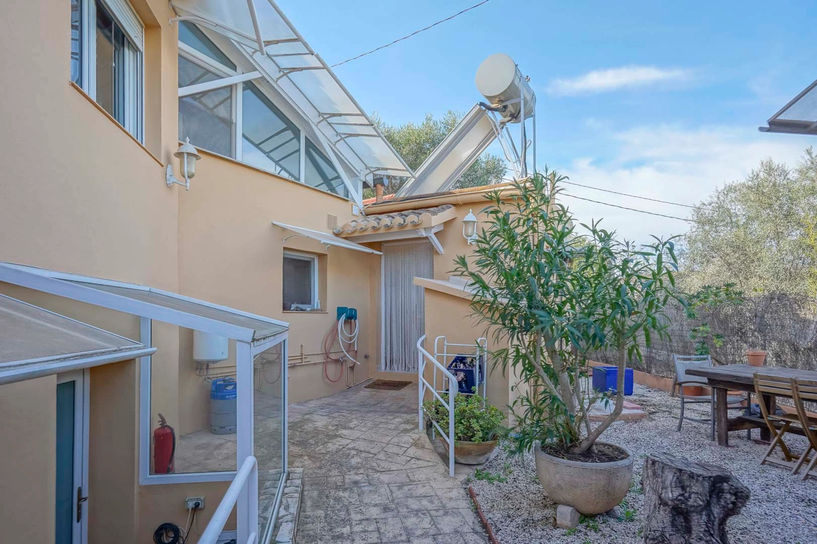 Chalet con consultorio médico en venta en Jávea.