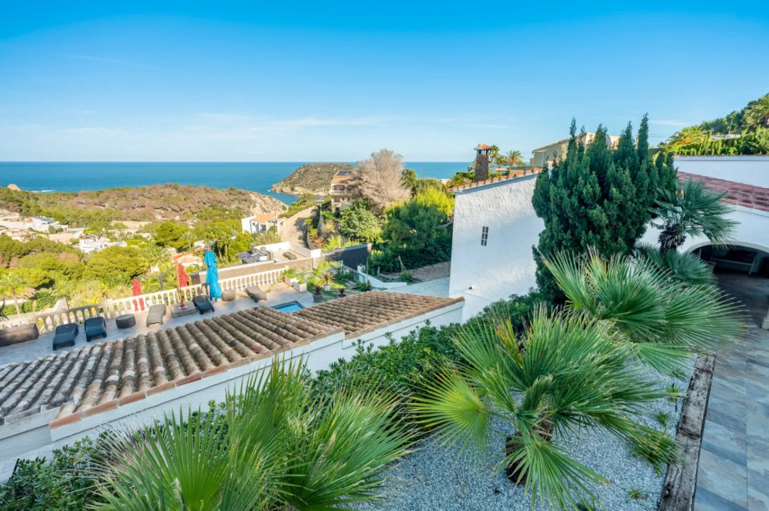 ARC1FXVX46 - Villa a la venta en Jávea con vistas al mar y a poca distancia de la playa del Portixol