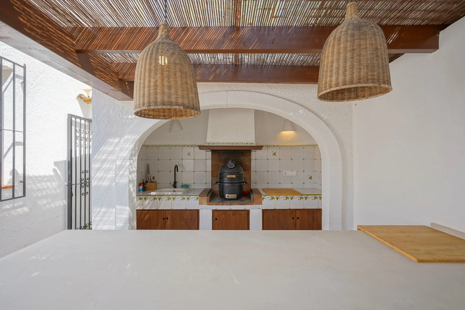 Exklusive renovierte mediterrane Villa mit 4 Schlafzimmern und Meerblick zum Verkauf in Moraira.