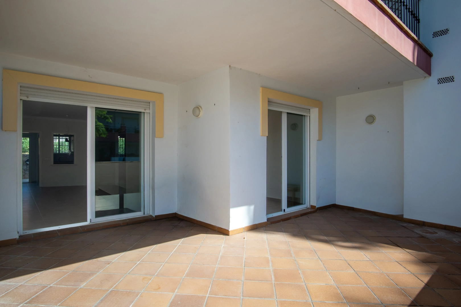 Apartamento en planta baja con piscina comunitaria en venta en Jesús Pobre.