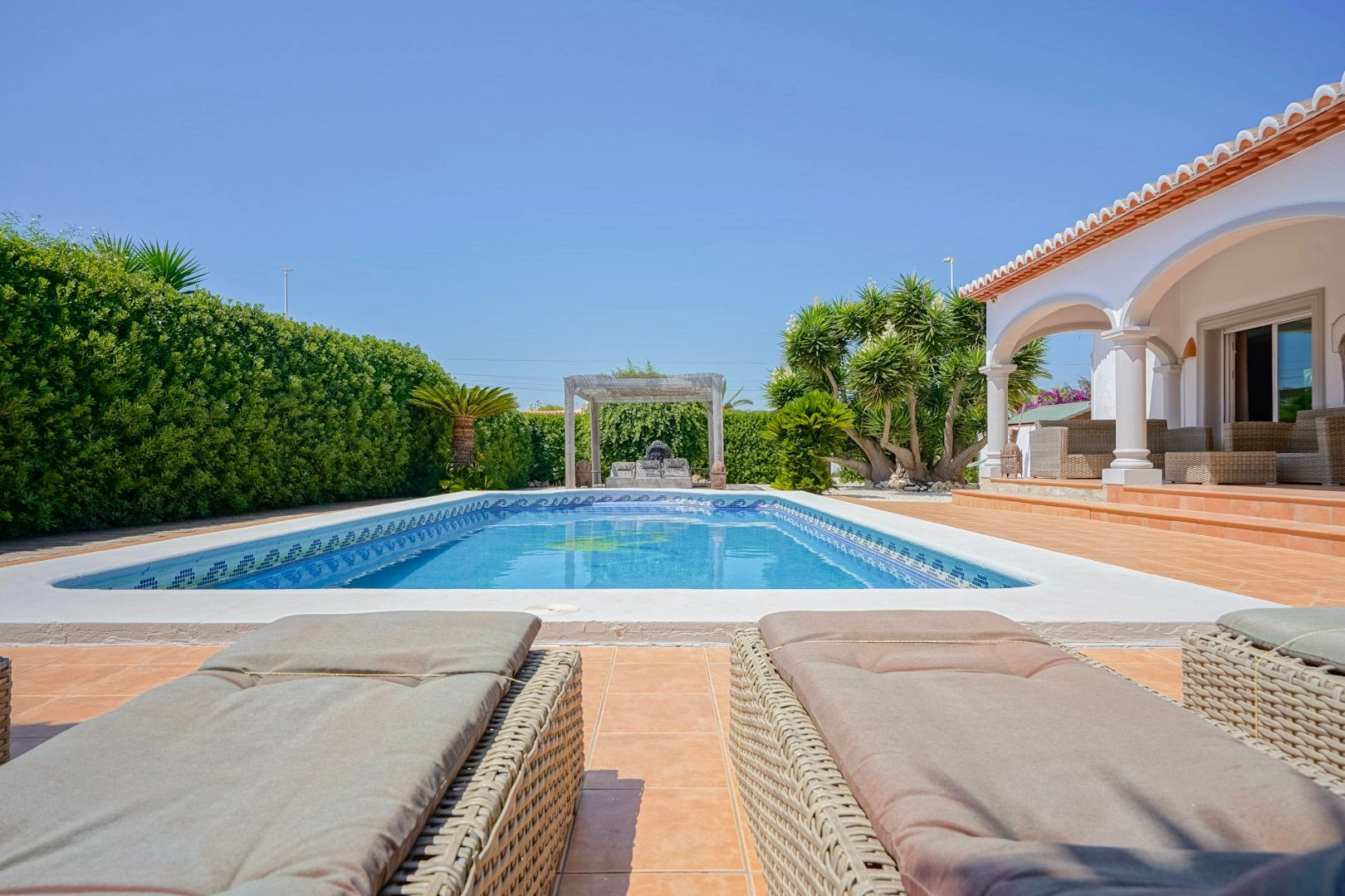 Villa rénovée de plain-pied avec jardin et piscine à Costa Nova, Jávea