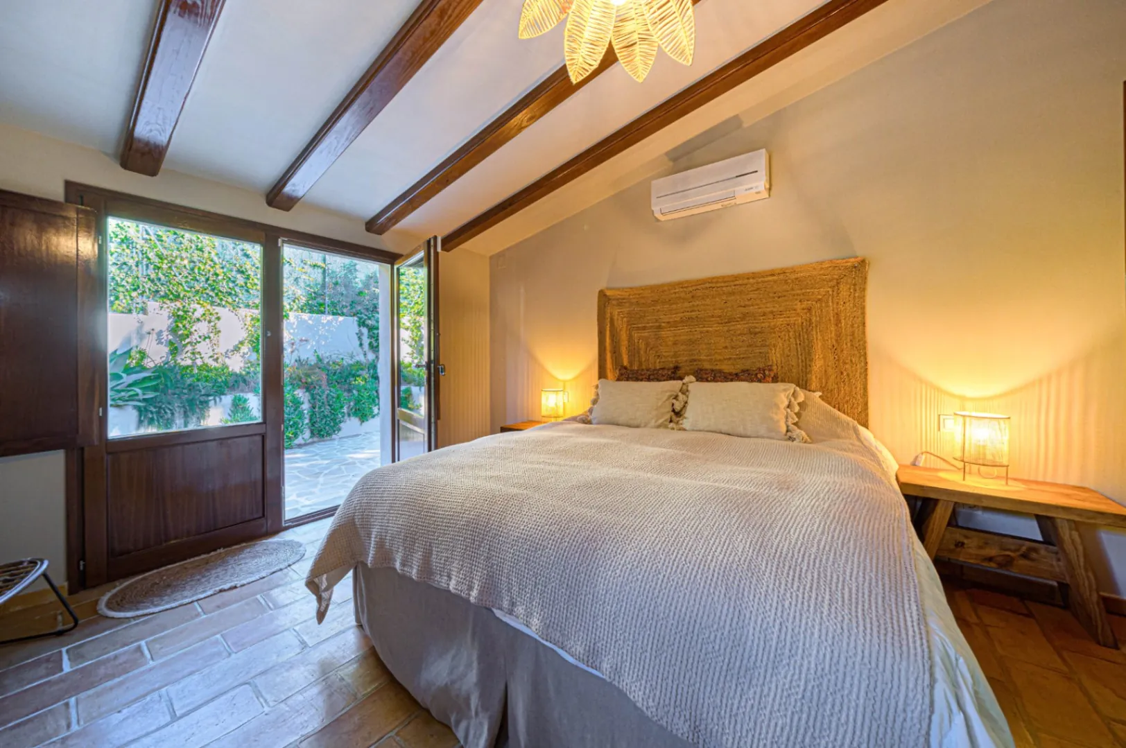 Wunderschöne, renovierte Villa mit 5 Schlafzimmern zu verkaufen in Montgó, Jávea.