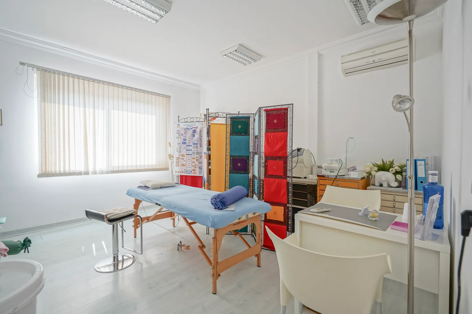 Local Comercial Multifuncional en Venta en una Ubicación Estratégica en Jávea