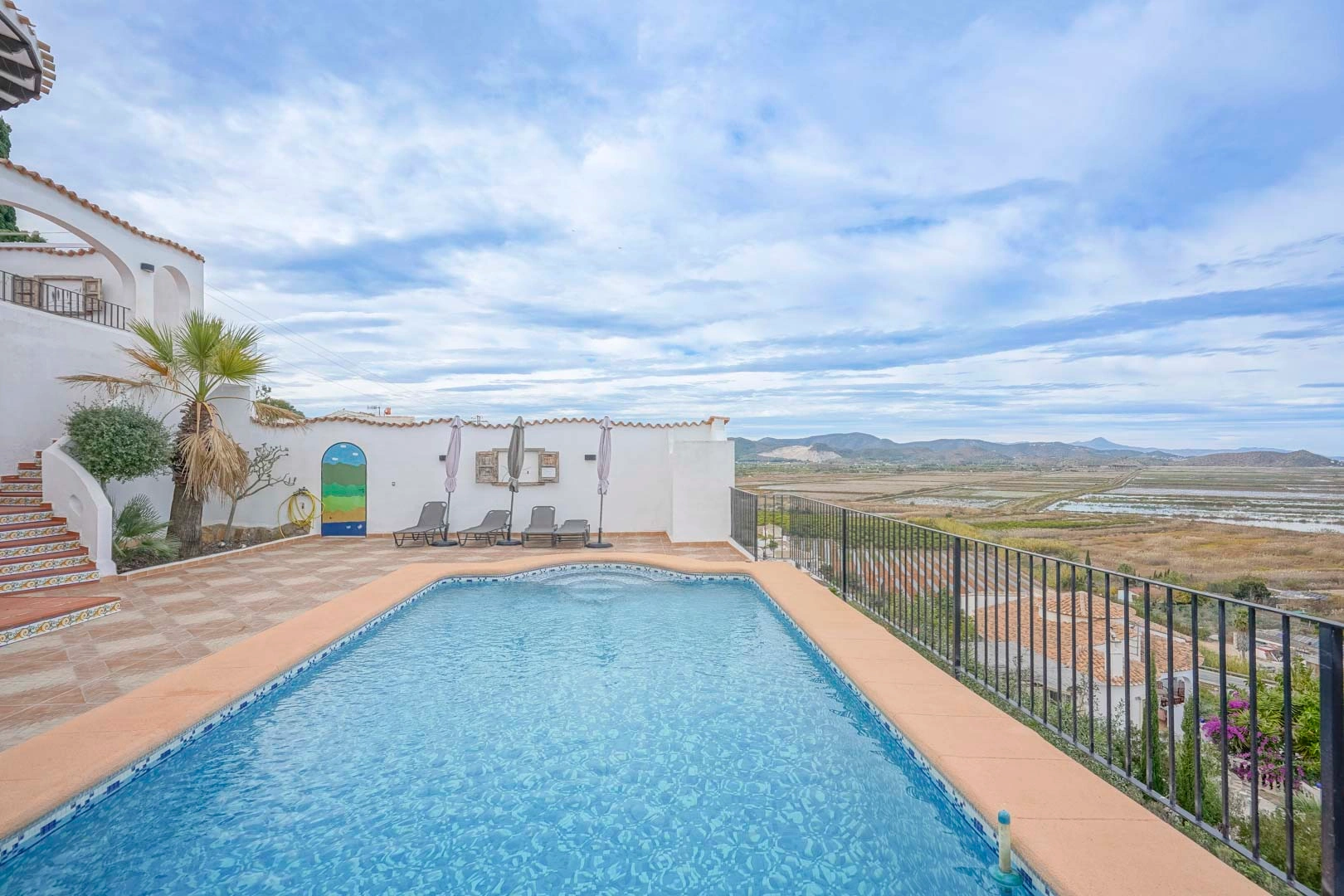 Gran chalet con casa de invitados en venta en Monte Pego