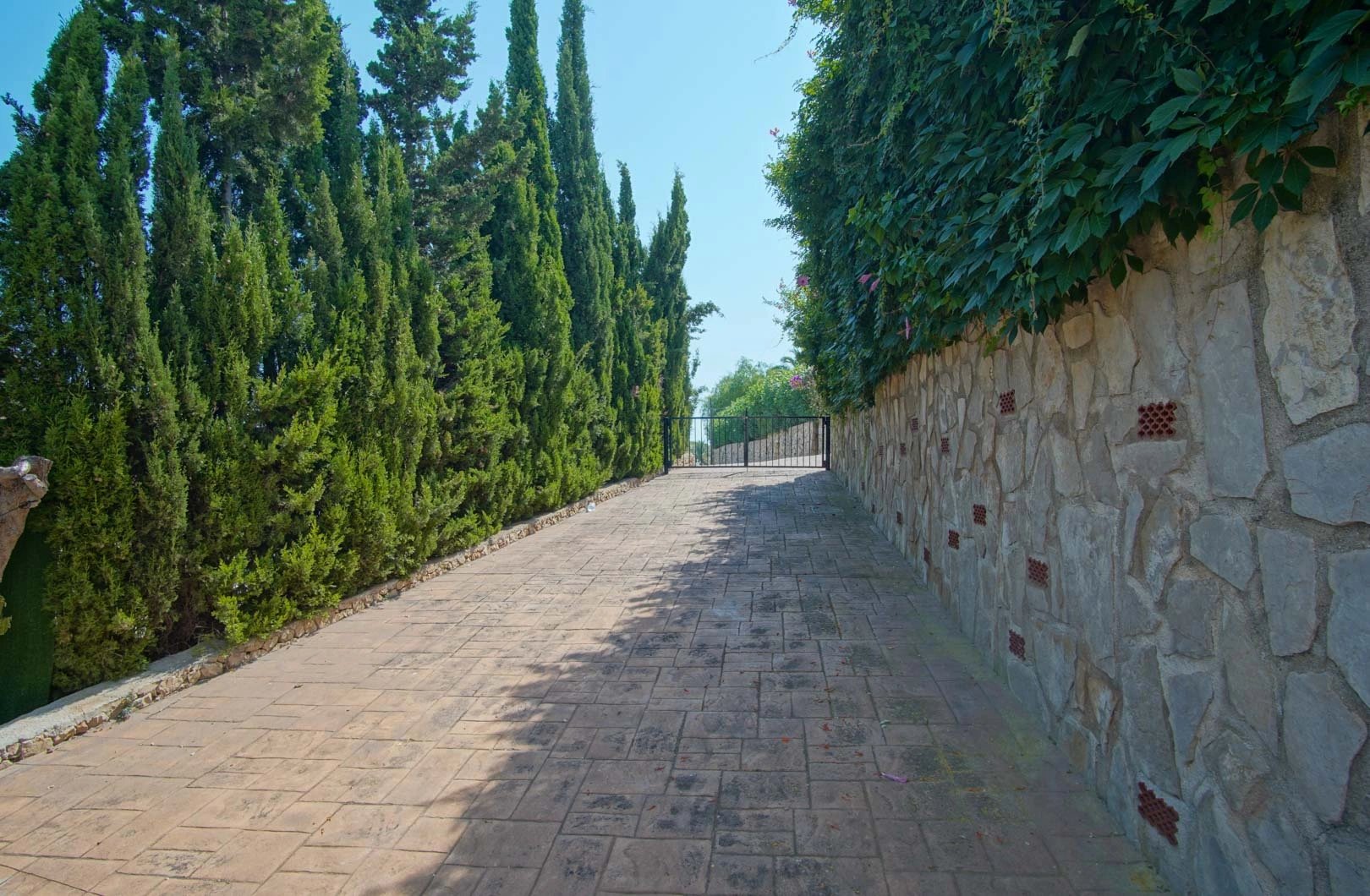 Villa con vistas panoramicas al mar a la venta en Denia.