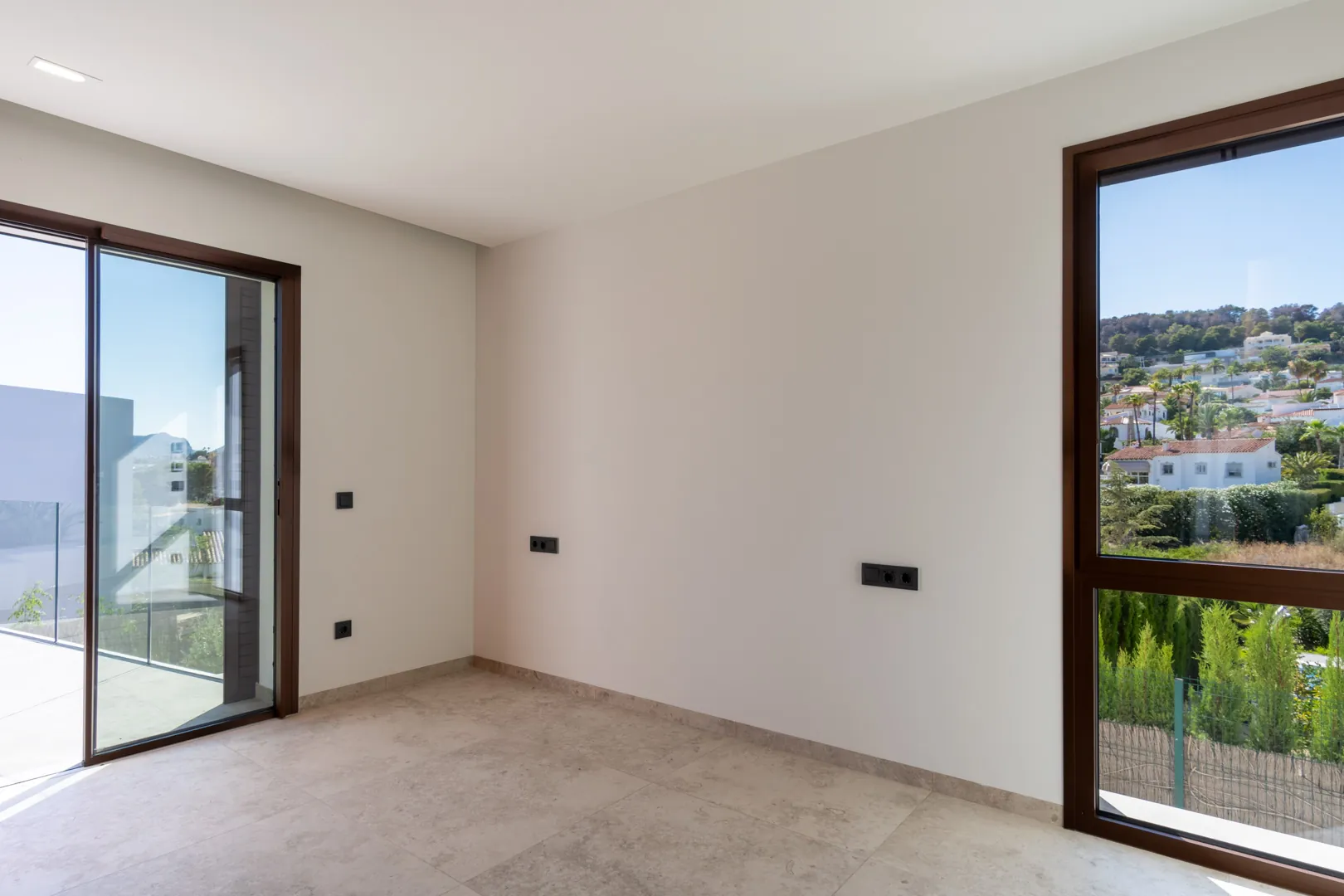Exclusiva villa moderna cerca de la playa de La Fustera