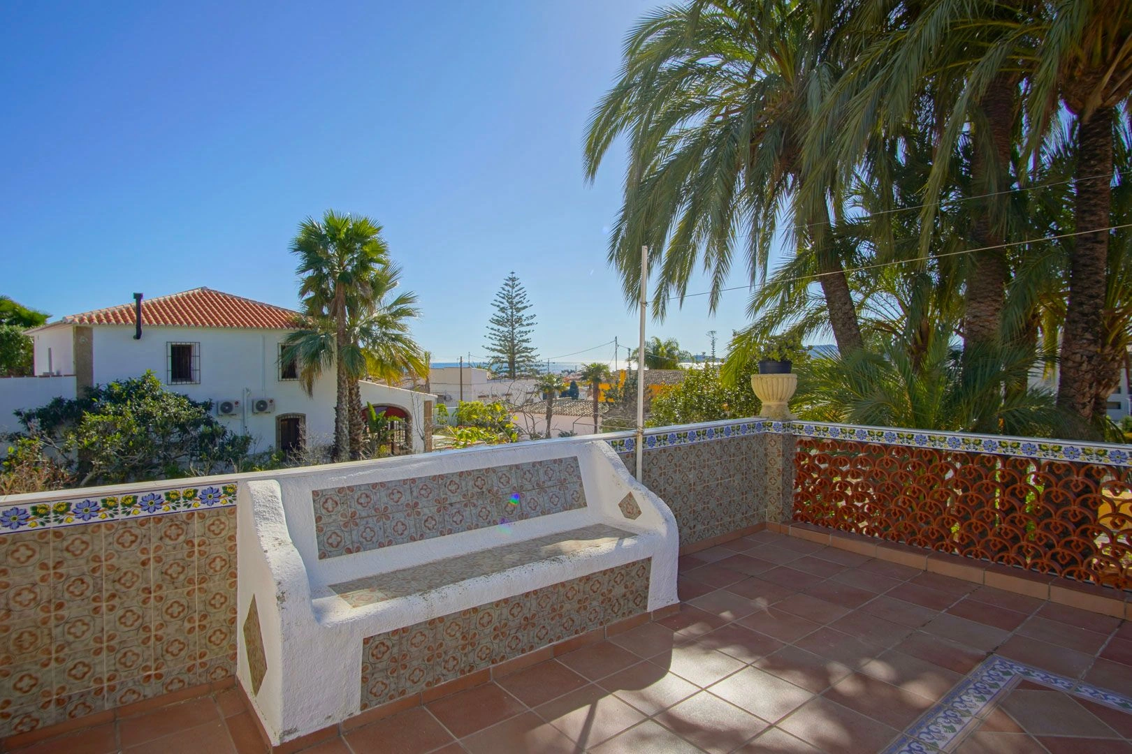 Villa avec vue sur la mer à quelques minutes du port de Javea.
