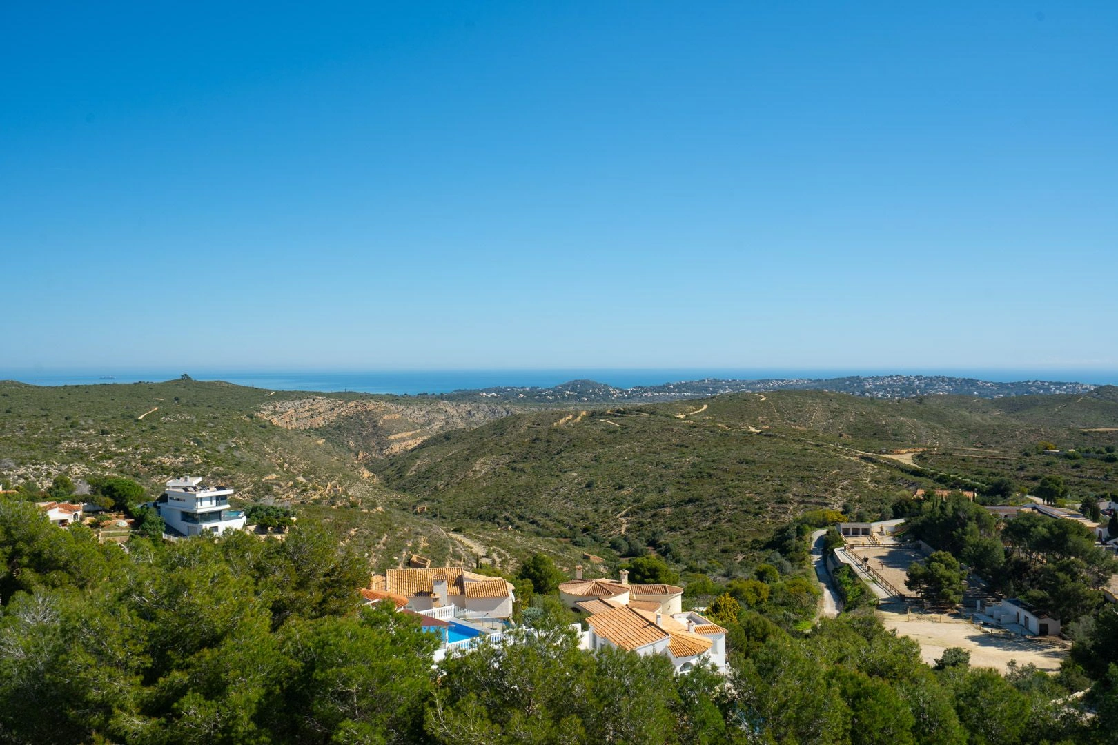 Villa tradizionale esclusiva con spettacolari viste sul mare a Cumbre del Sol