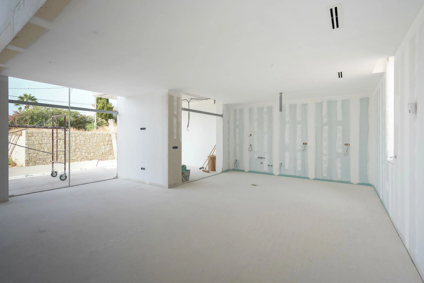 Moderna villa de obra nueva a 500 m de la playa, en venta en Calpe