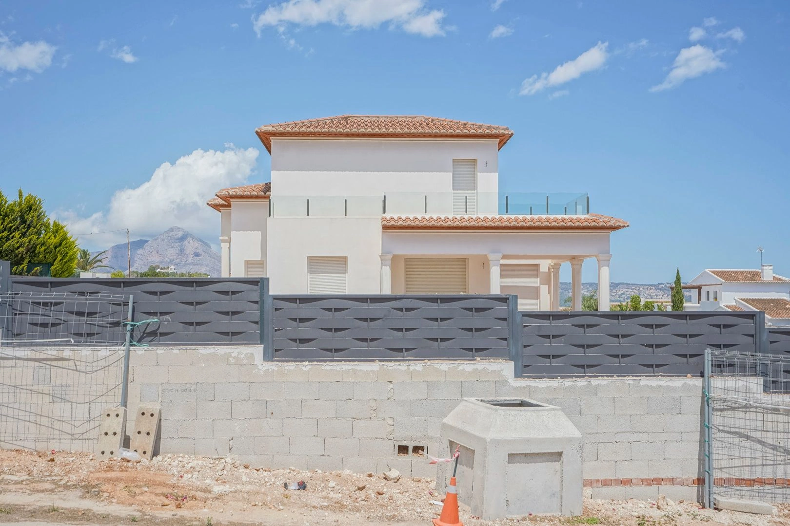 Villa de nueva construcción con vistas al mar en venta en Jávea