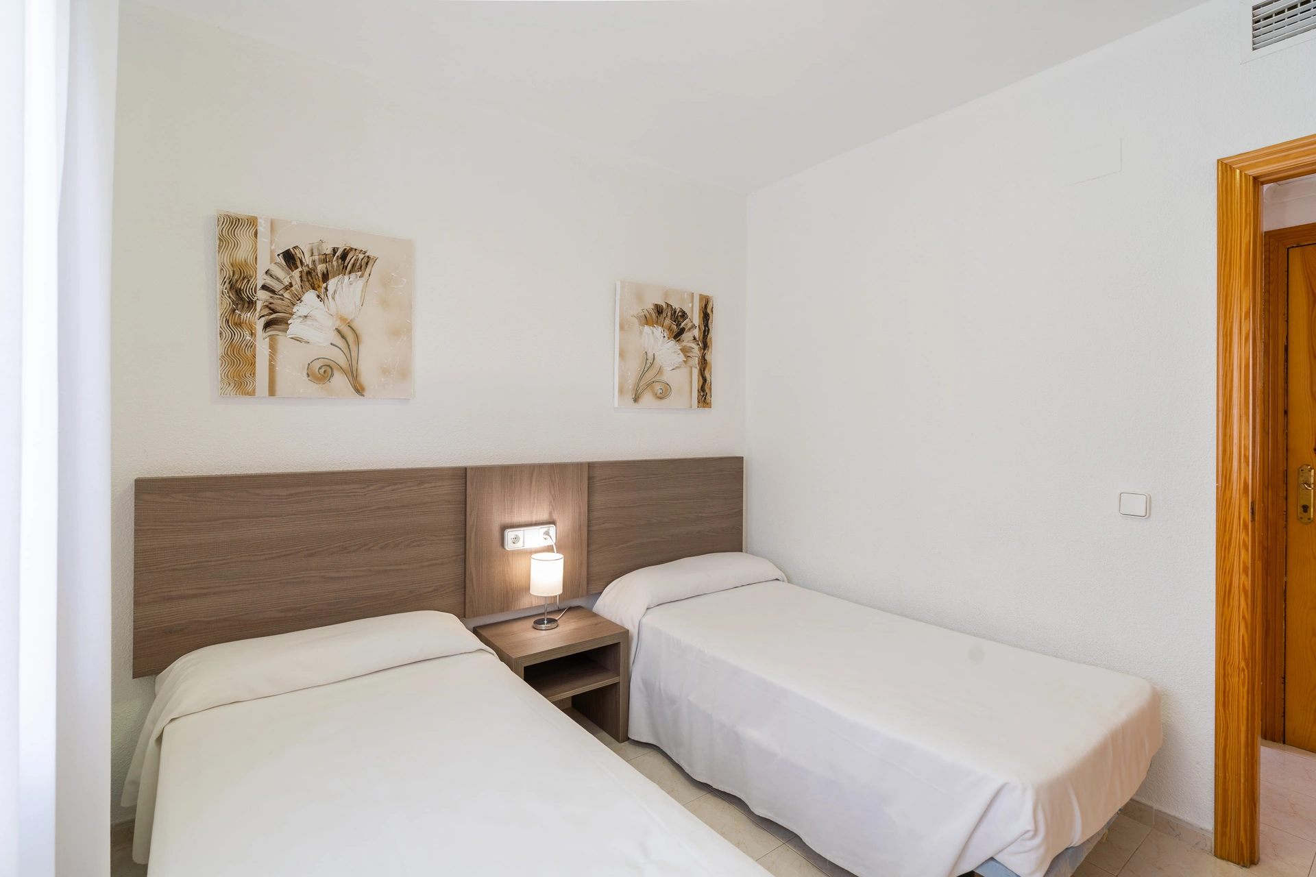Bungalow en venta en Calpe en zona residencial con vistas al mar y Peñon de Ifach