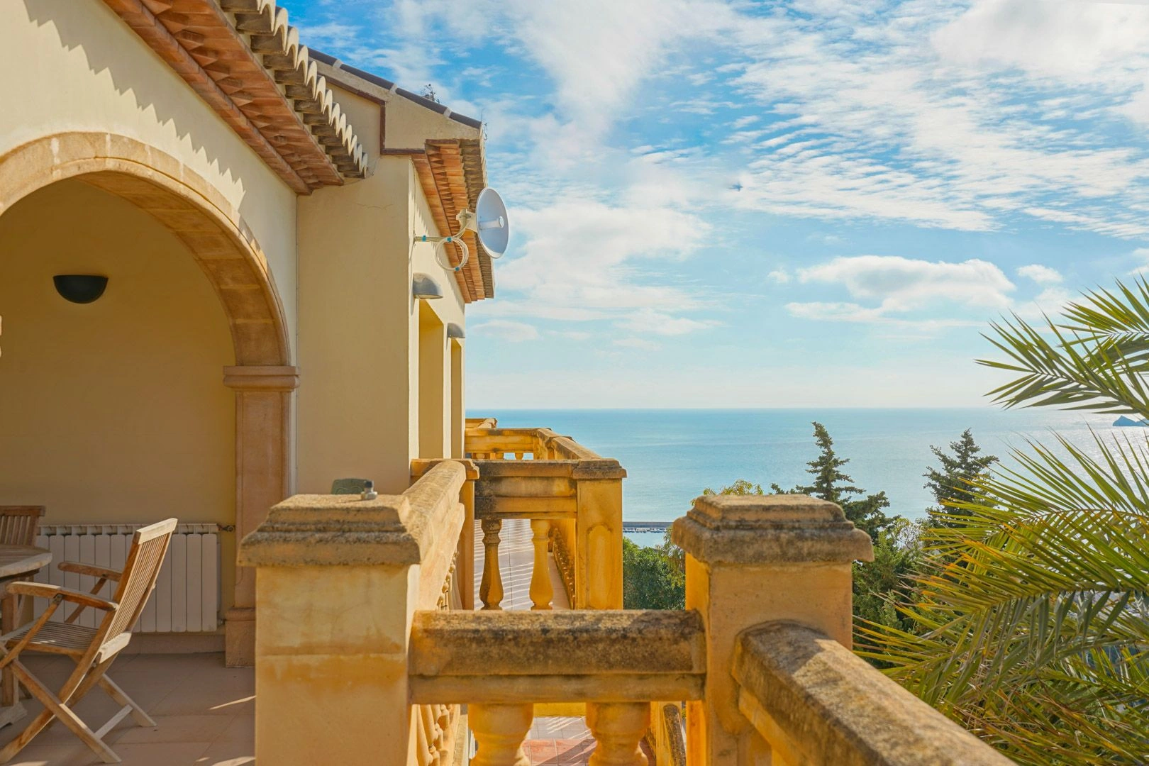 Villa met prachtig uitzicht op zee te koop in La Corona, Jávea