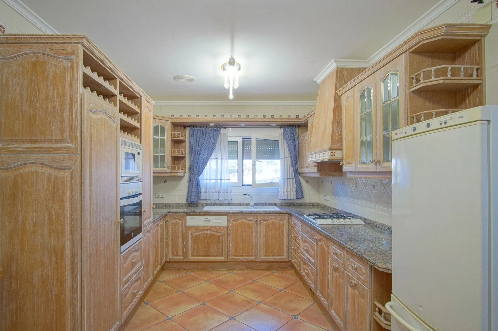Villa con 3 casas de invitados en venta en Benissa