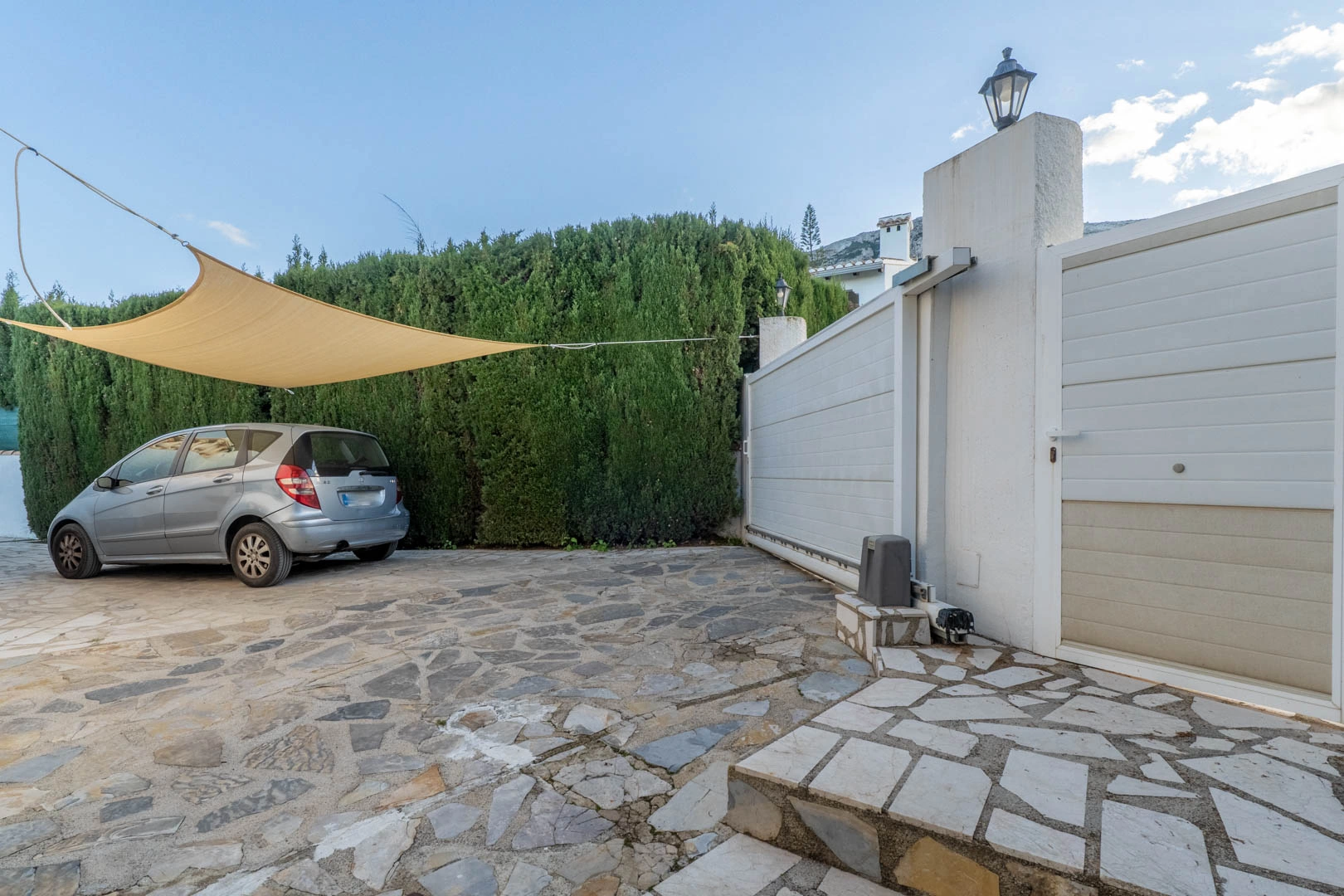 Villa con vistas al mar a la venta en Denia