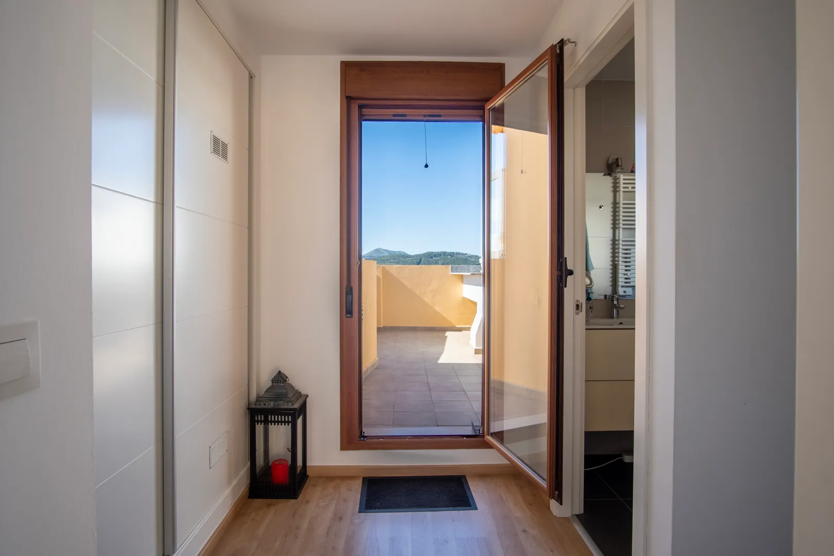 Penthouse rénové avec vue sur la mer à vendre au centre de Jávea