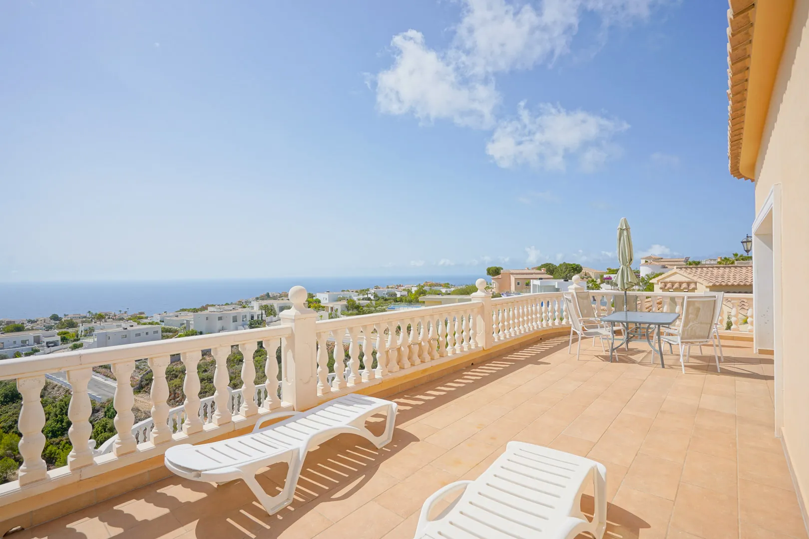 Villa mit herrlichem Meerblick zum Verkauf in Cumbre del Sol