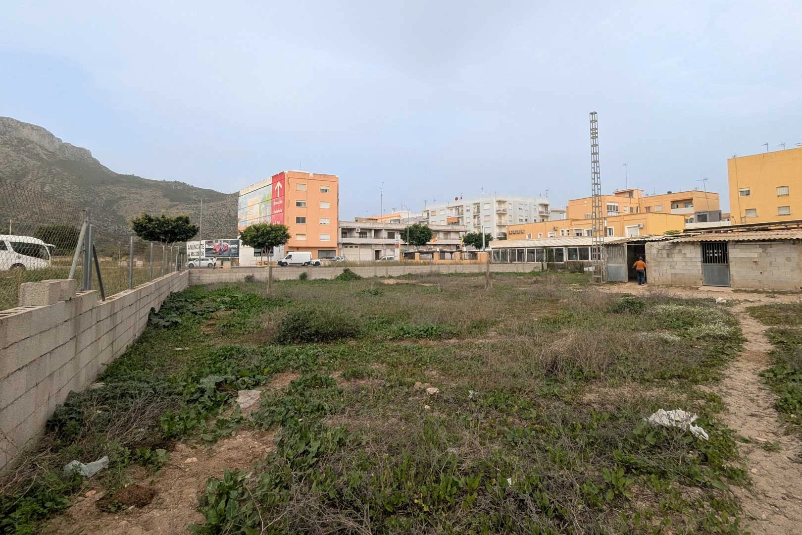 Parcela urbana a la venta en el vergel.