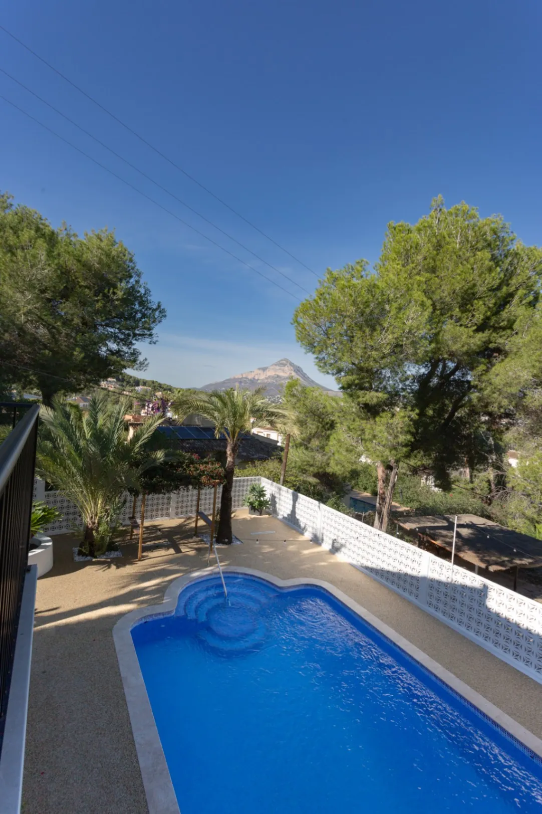 Villa exclusive rénovée à vendre à Jávea – Élégance, confort et durabilité dans un environnement privilégié