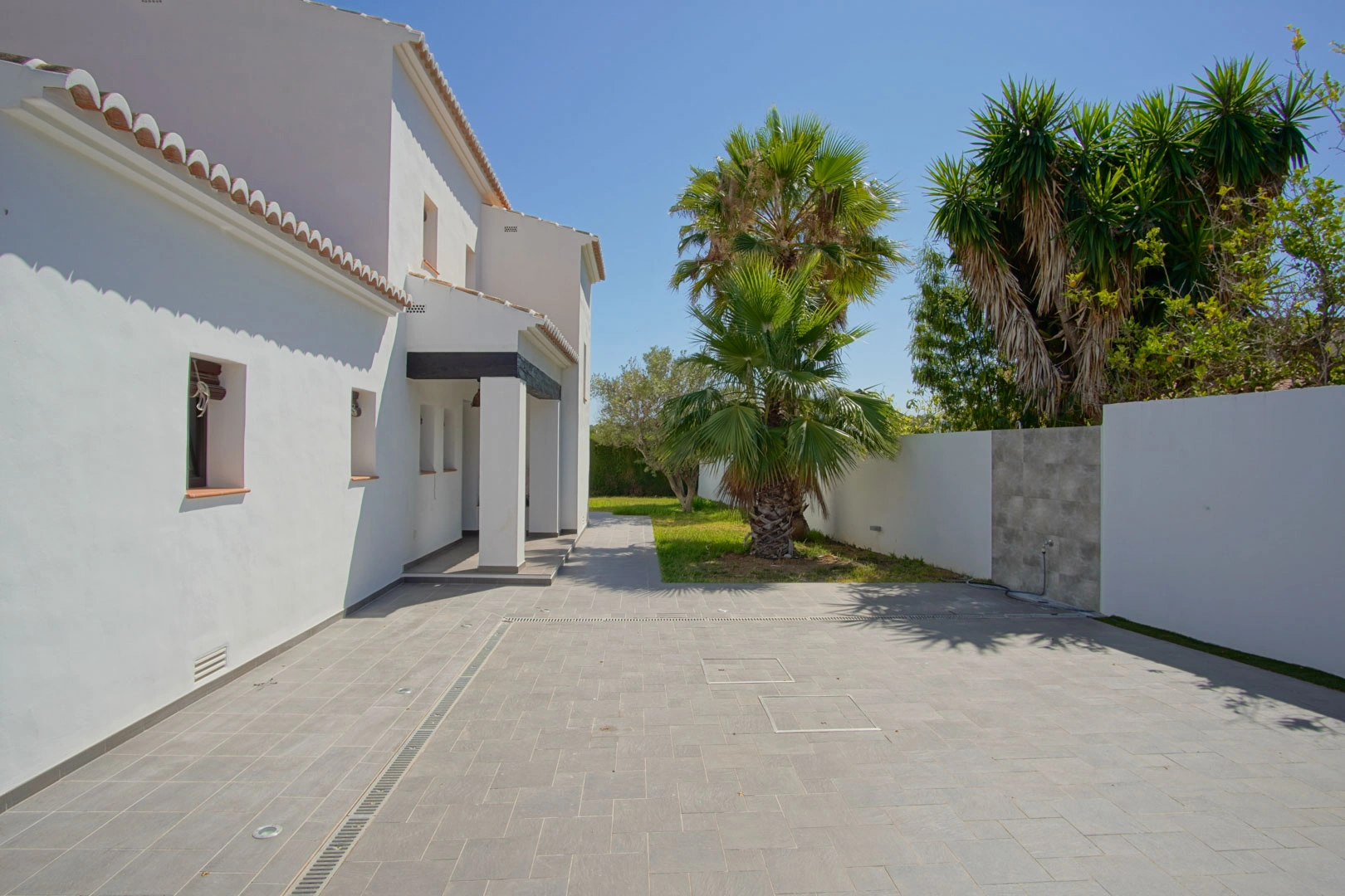 Villa tradicional mediterranea con vistas panoramicas al mar a la venta en Moraira.