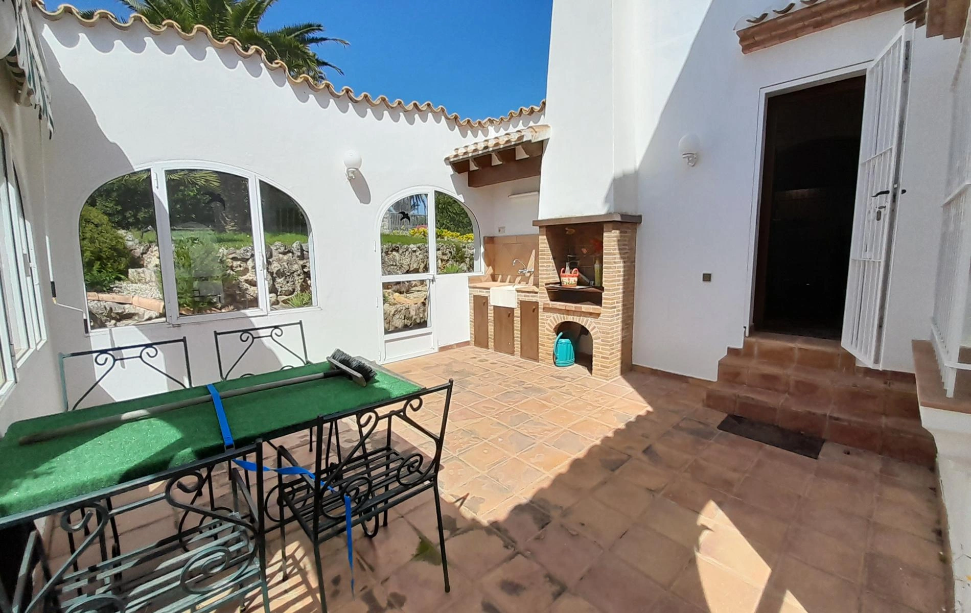 Villa de 4 dormitorios en venta en Montepego con vistas al mar