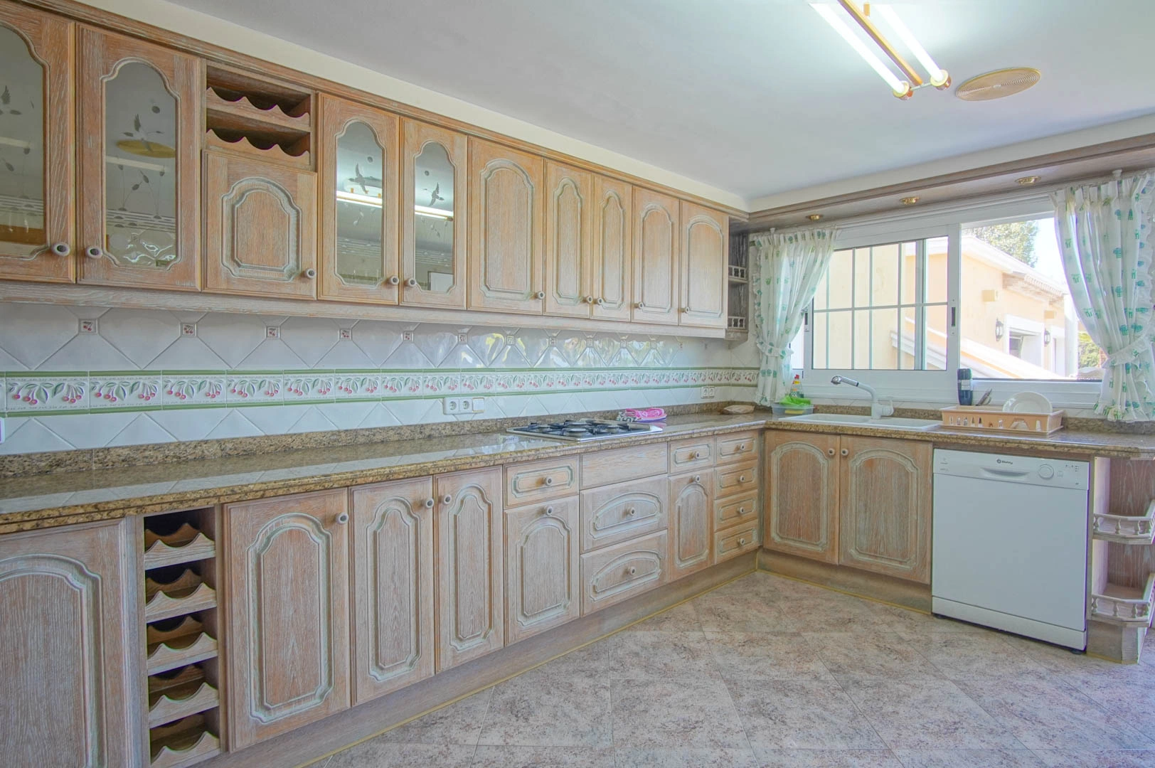 Villa con 3 casas de invitados en venta en Benissa