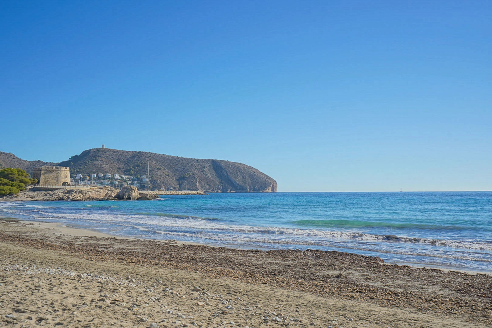 Proyecto de villa moderna con licencia a la venta en Moraira