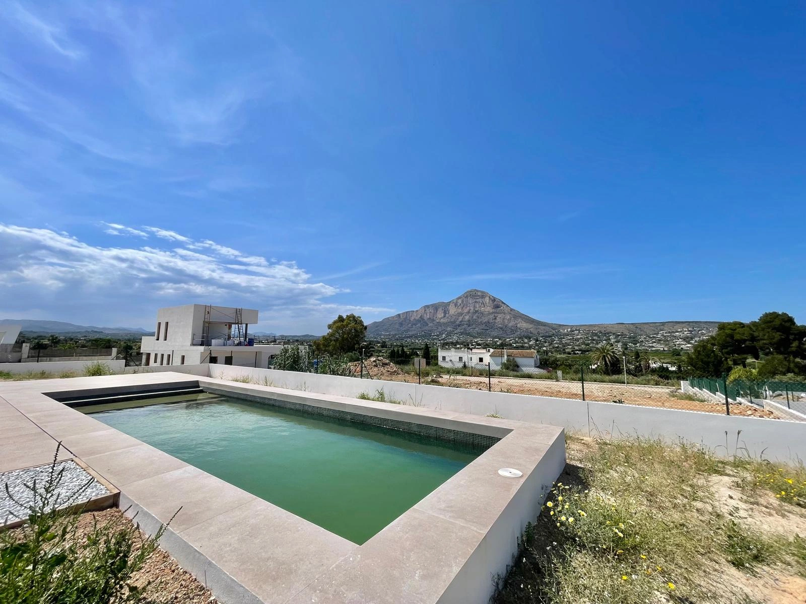 Villa de obra nueva con 3 dormitorios en venta en Javea