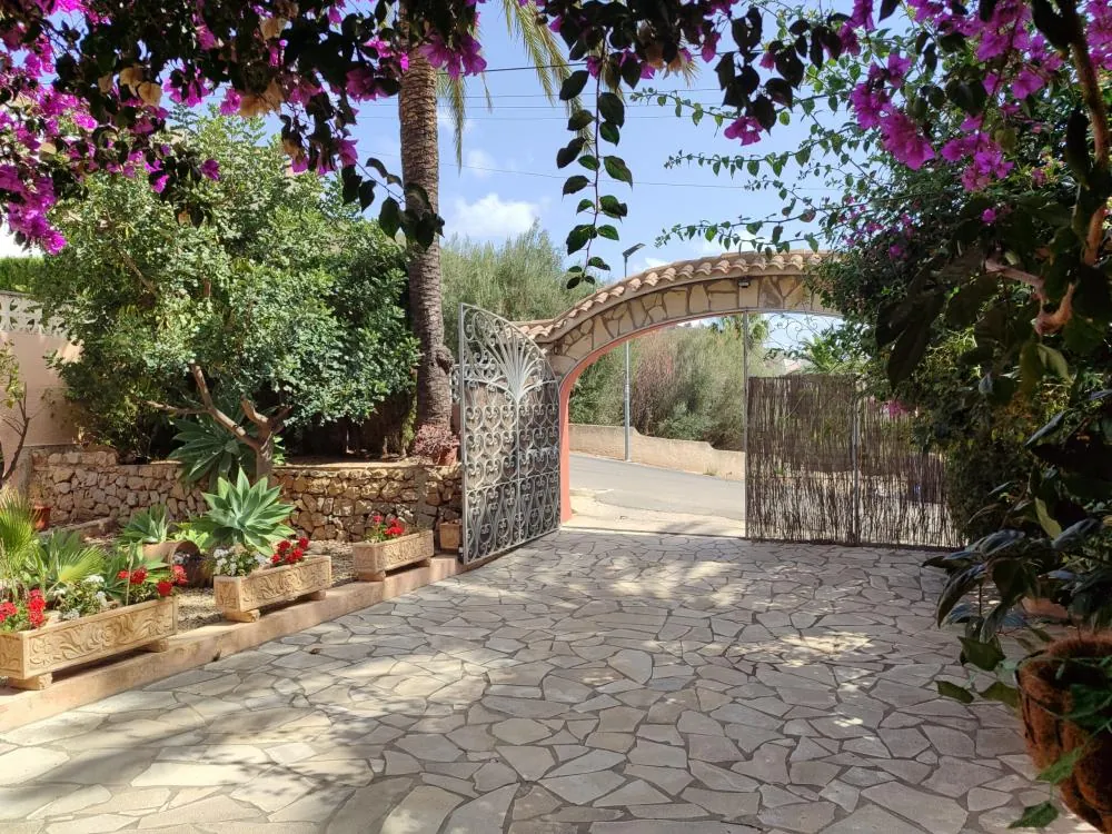 Charmante Villa auf einer Ebene in Calpe