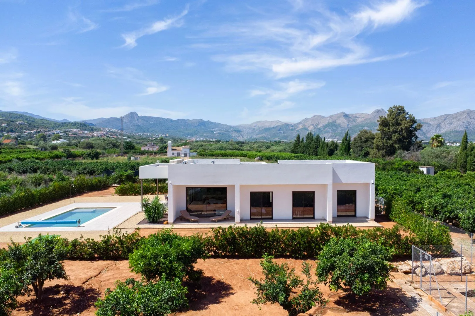 Villa moderna en gran parcela en venta en Beniarbeig