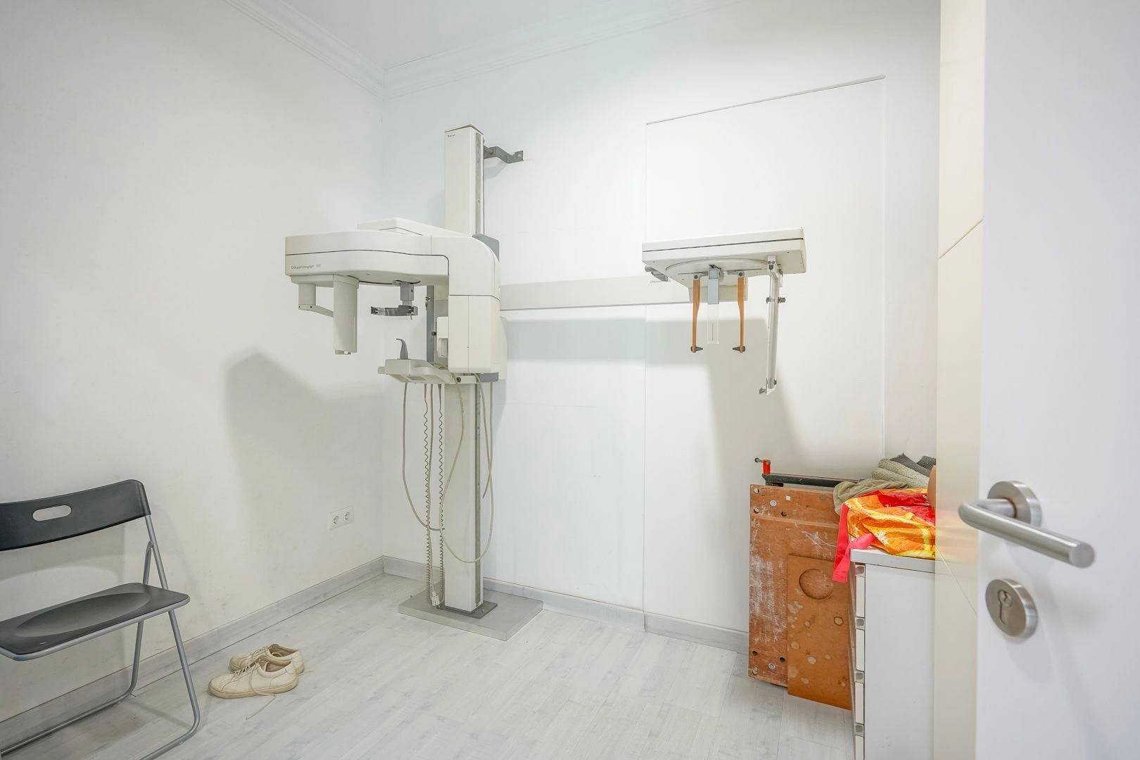 Local Comercial Multifuncional en Venta en una Ubicación Estratégica en Jávea