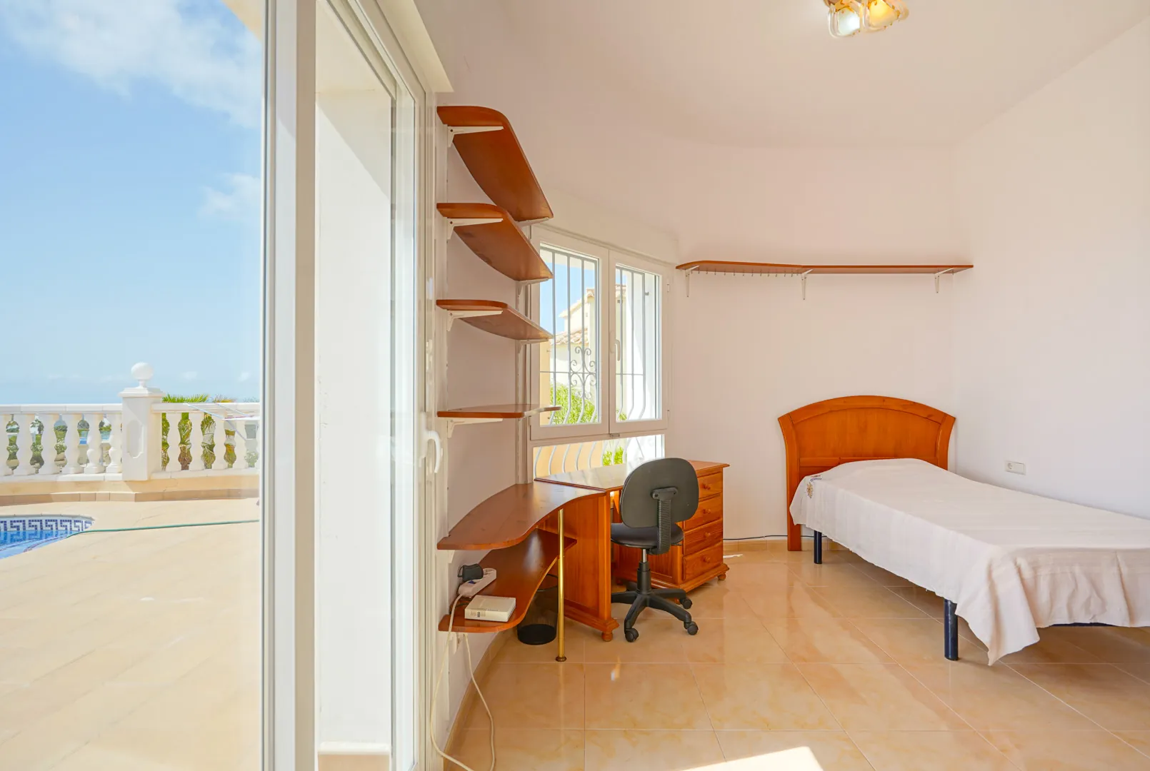 Villa mit herrlichem Meerblick zum Verkauf in Cumbre del Sol