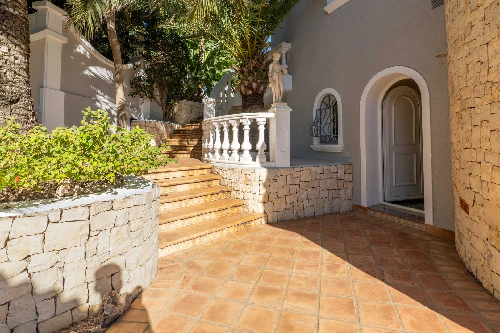 Mediterrane Villa mit Panoramablick auf das Meer zum Verkauf in Benissa.