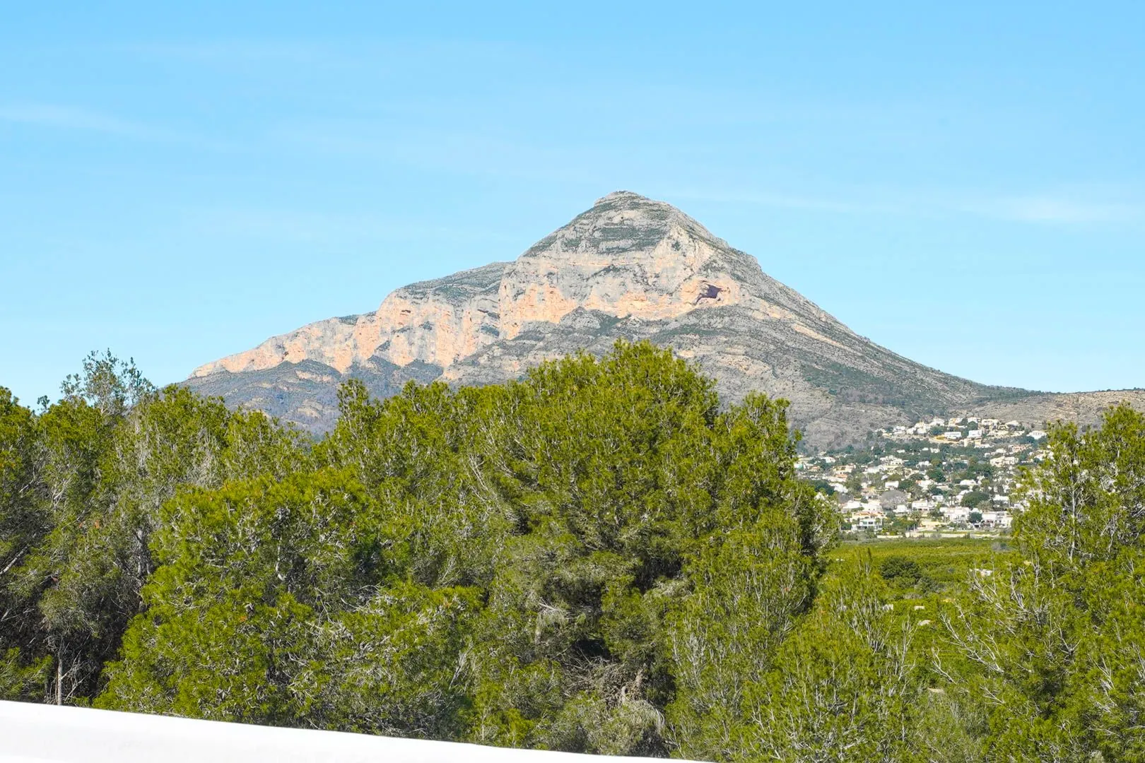 Superbe villa moderne avec vue panoramique sur la mer à Javea.