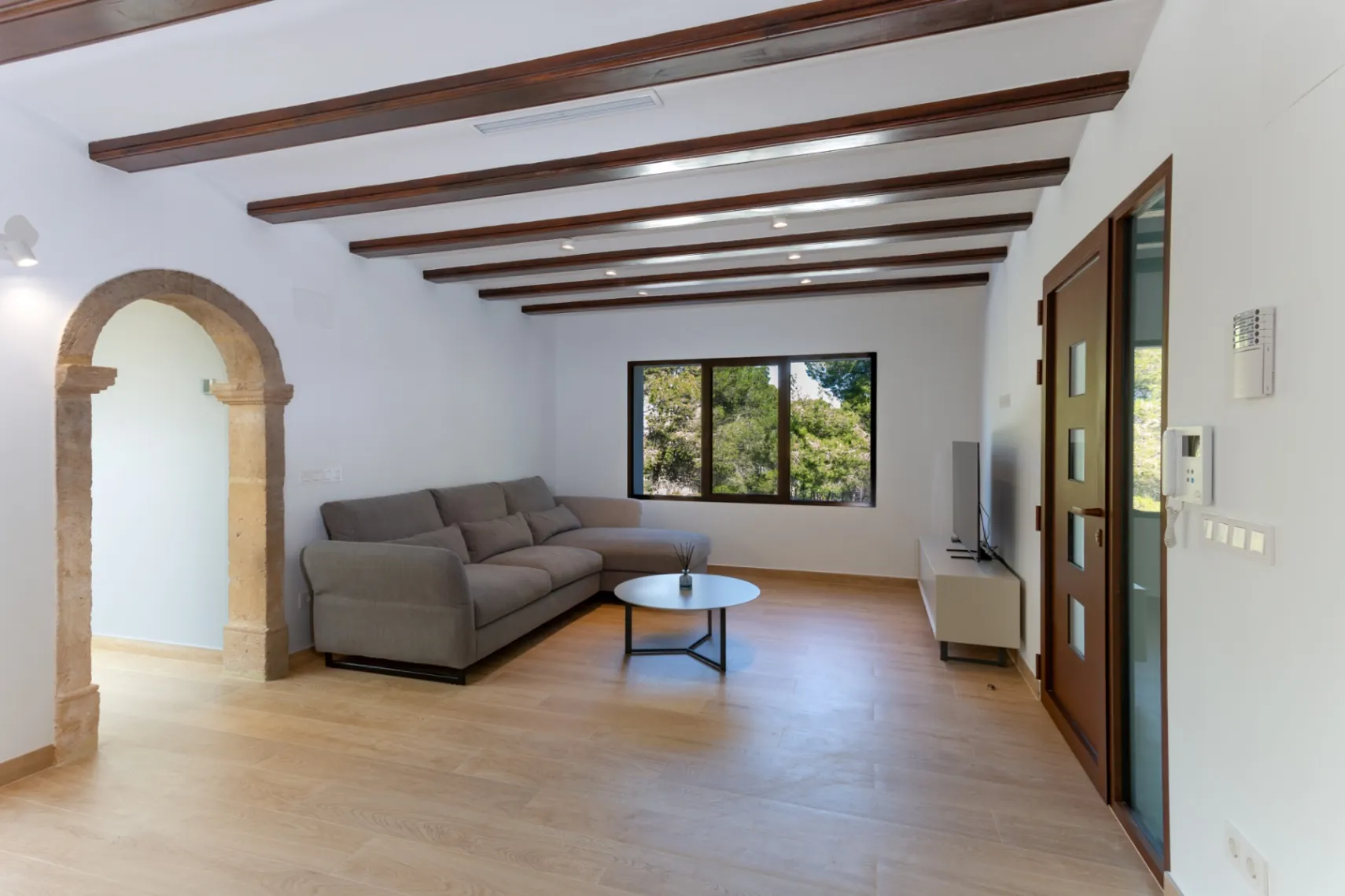 Villa exclusive rénovée à vendre à Jávea – Élégance, confort et durabilité dans un environnement privilégié