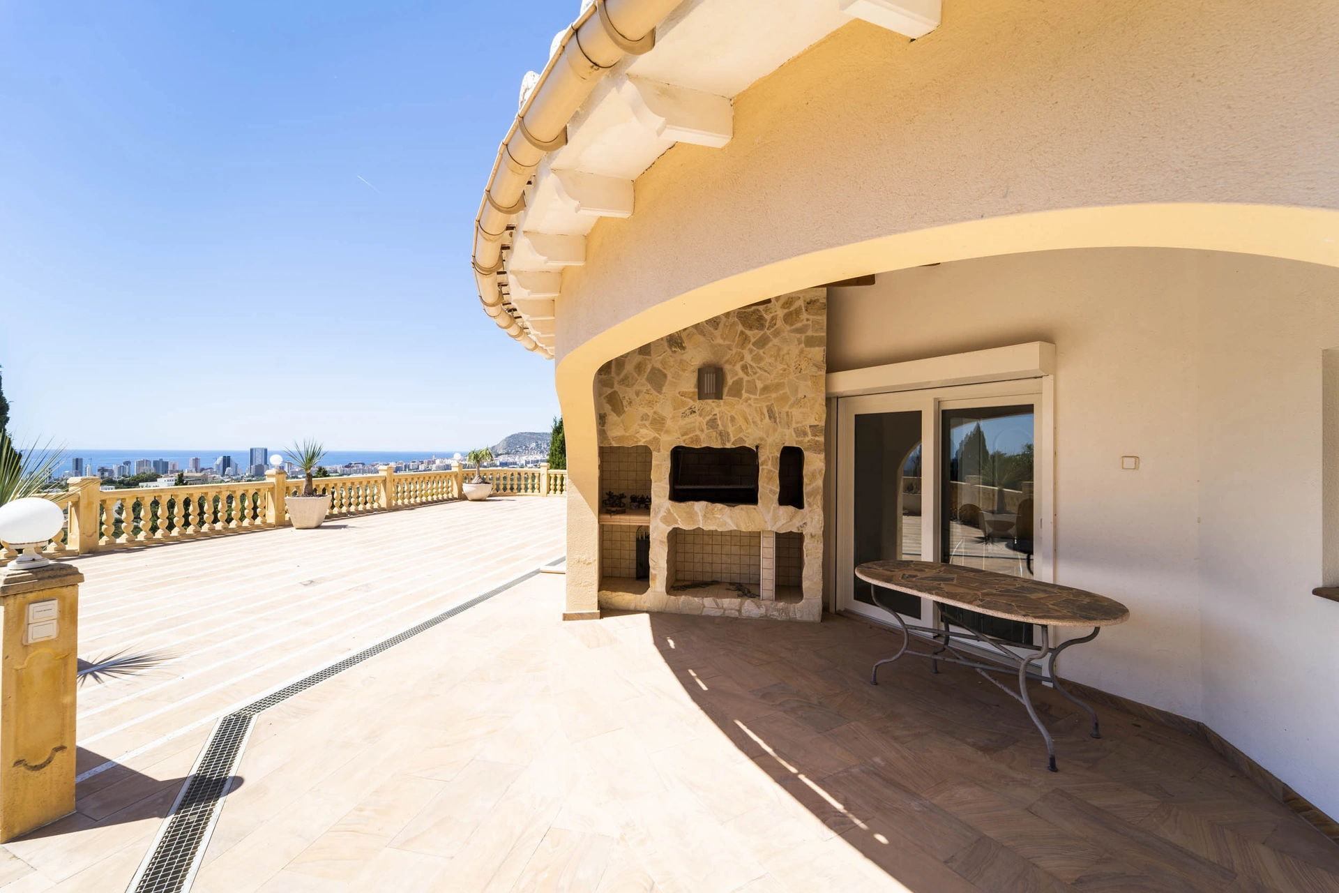 Grande villa traditionnelle avec vue sur la mer à vendre à Calpe