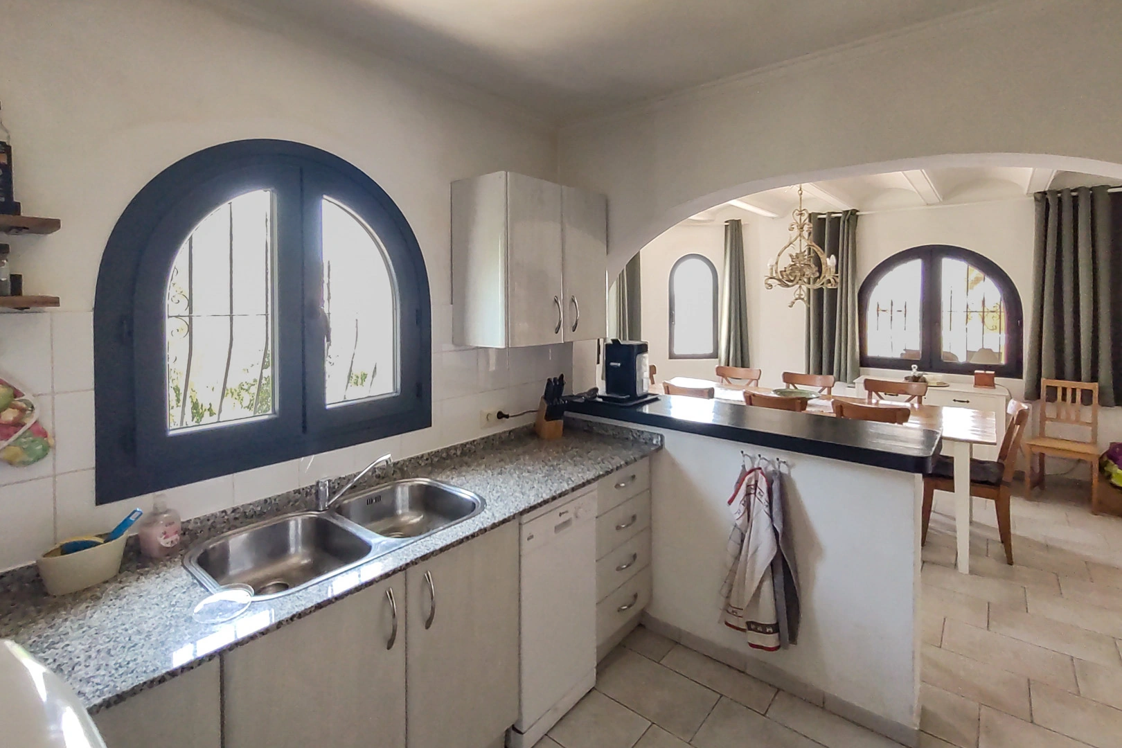 Villa mediterranea con vista mare in vendita a Benissa.