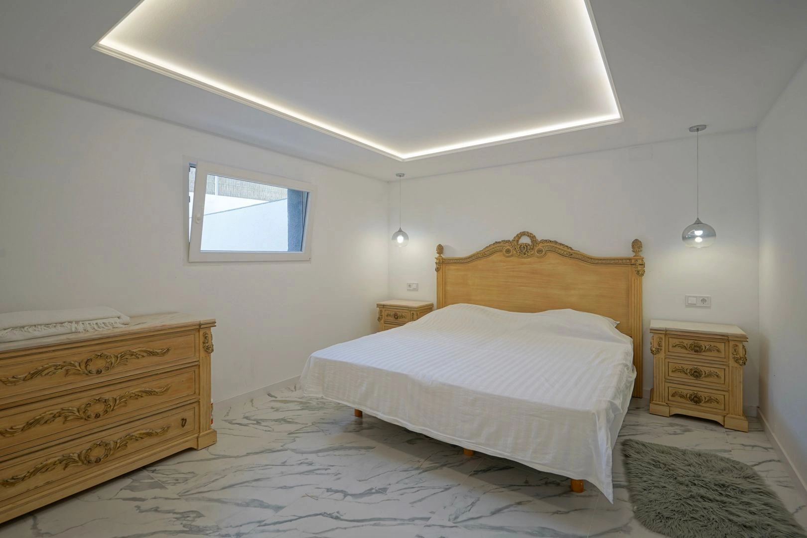 Villa reformada de 5 dormitorios en venta a 500m de la playa y centro de Calpe