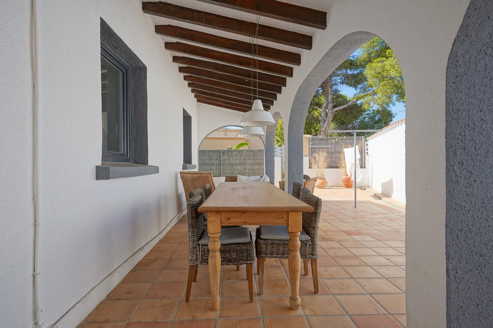 Villa reformada de 5 dormitorios en venta a 500m de la playa y centro de Calpe