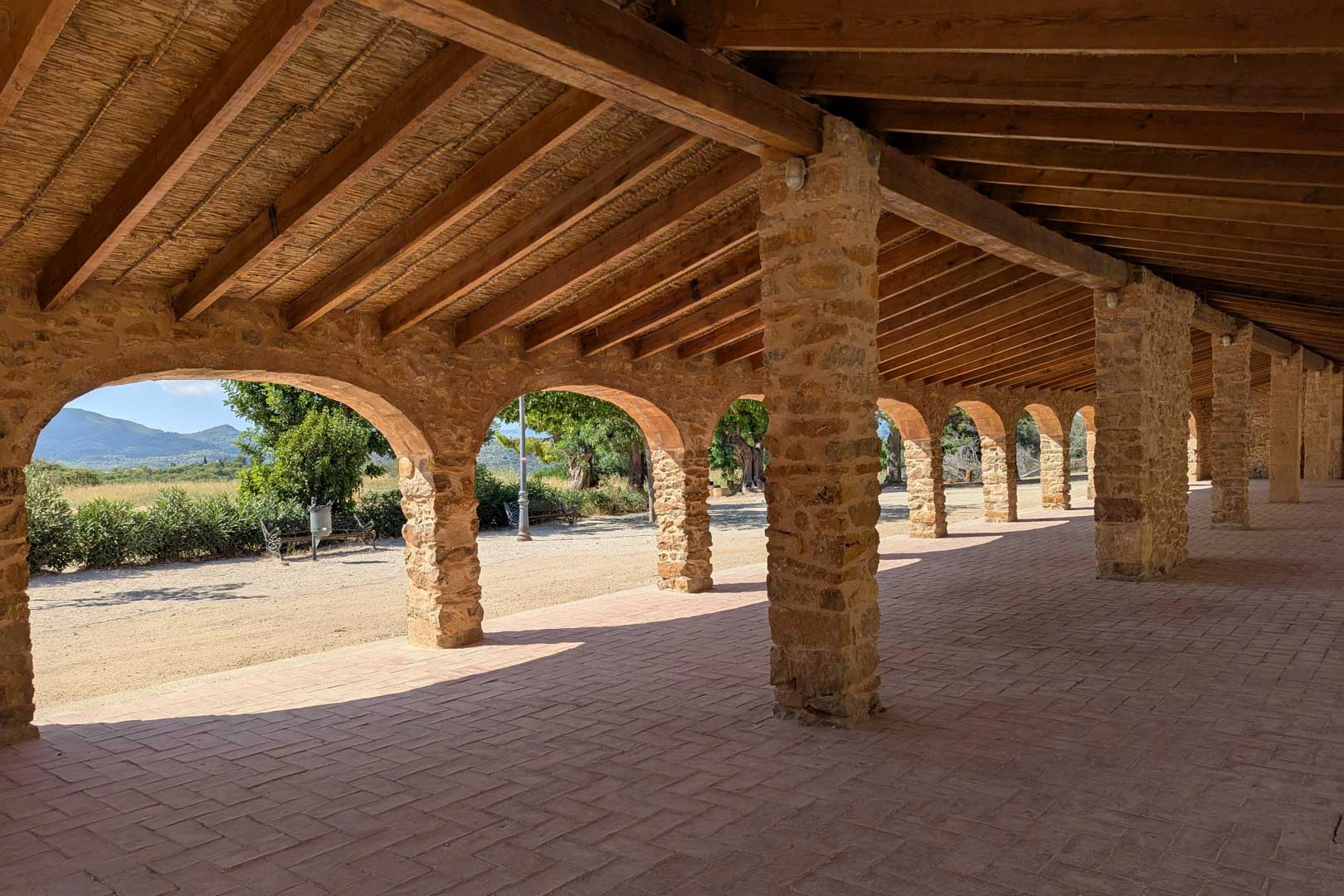 Apartamento en planta baja con piscina comunitaria en venta en Jesús Pobre.