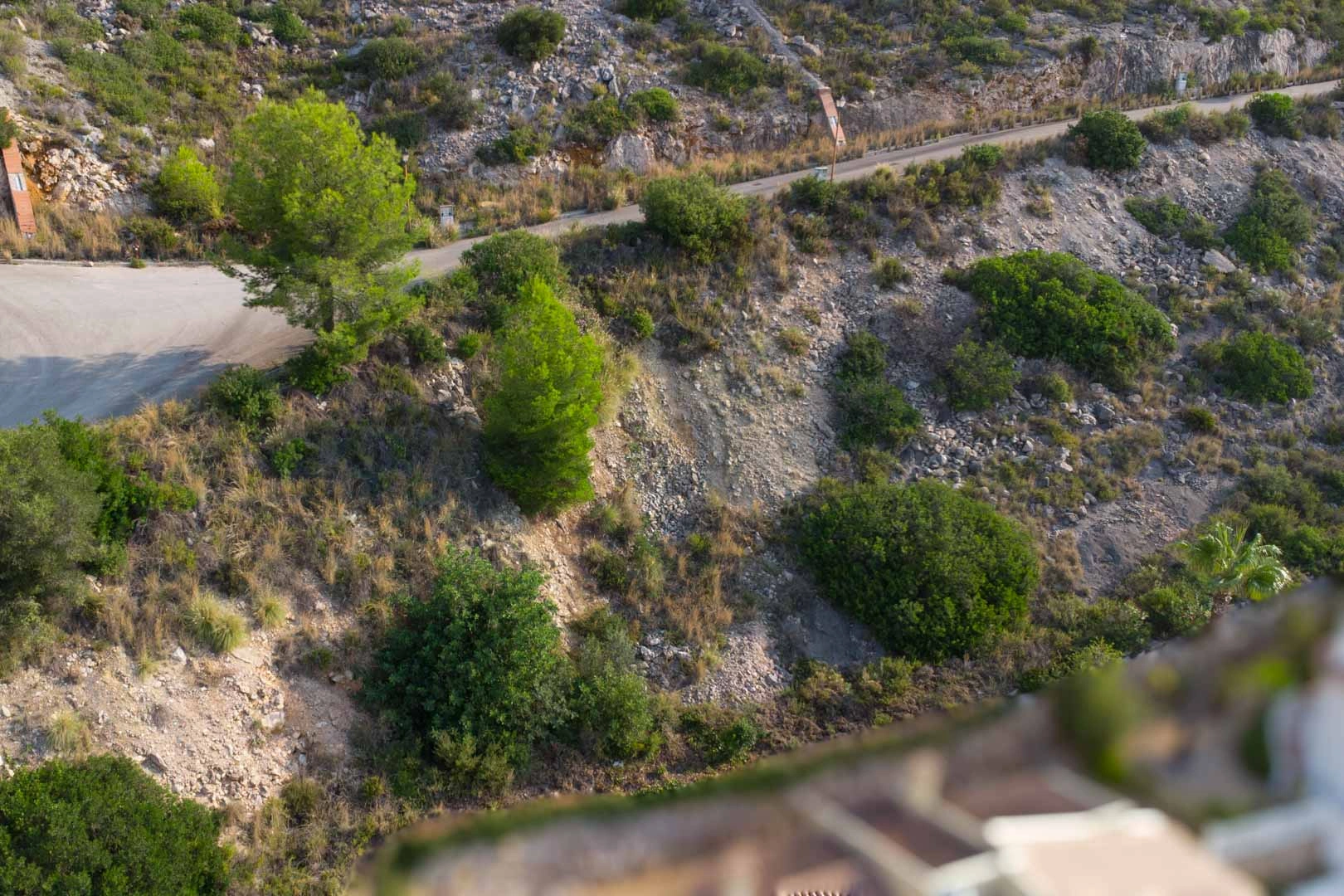 Urban plot with open views of the Jalón Valley.