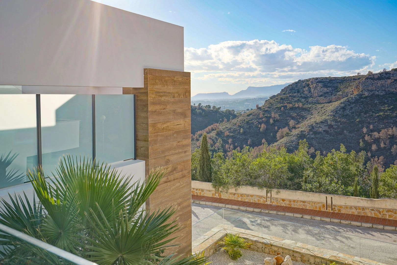 Luminoso y moderno apartamento de dos dormitorios en venta en Cumbre del Sol.