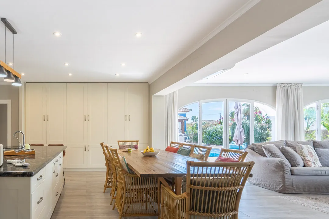 Preciosa villa de una sola planta en venta en el Montgo, Javea