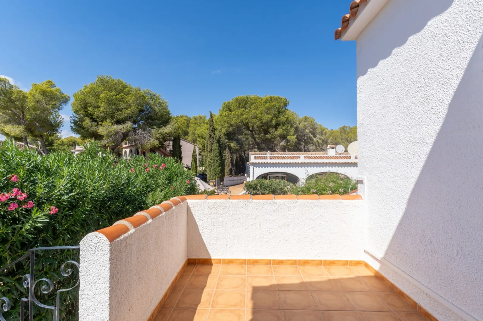 Villa in vendita a Benissa su terreno pianeggiante a pochi metri dalla spiaggia La Fustera