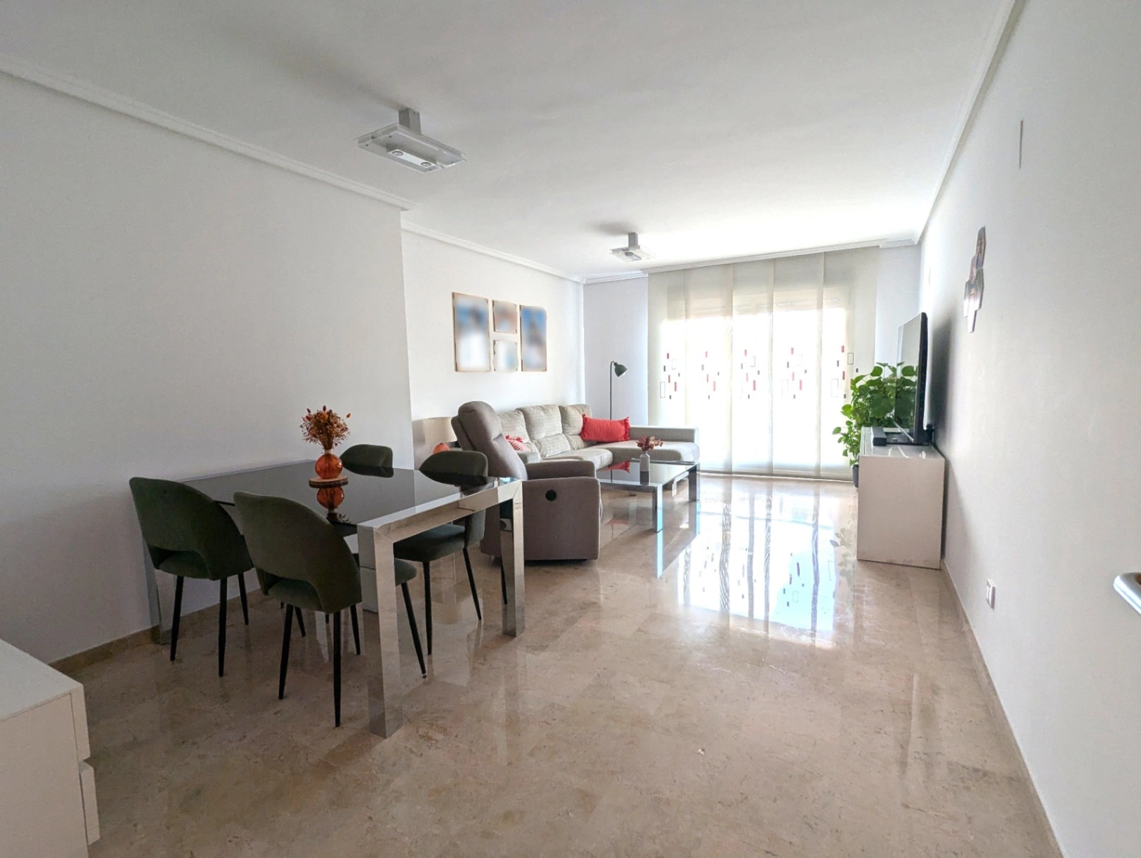 Appartamento di 3 camere da letto in vendita a Dénia. Ampiezza, luce e comodità nel pieno centro.